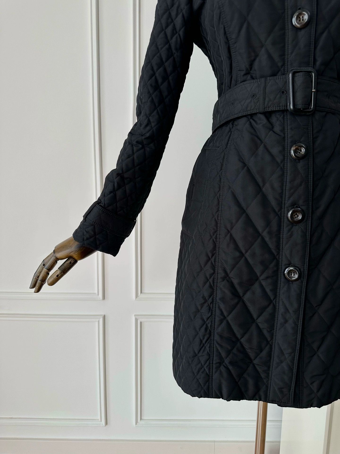 Burberry Burberry Quilted Mid-Length Coat Women Size US XS / EU 42 / 0 - 4 Thumbnail