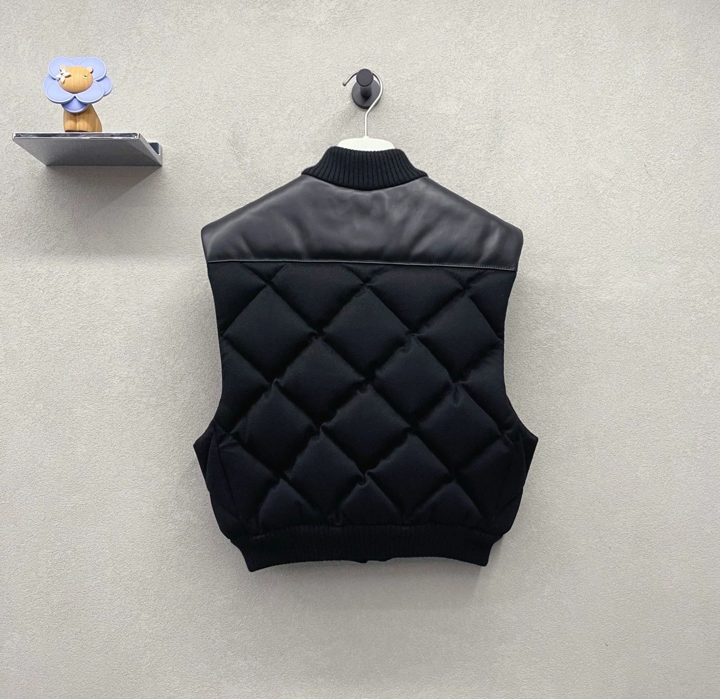 Hermes Hermes Black Sleeveless Down Vest Size US XS / EU 42 / 0 - 3 Thumbnail