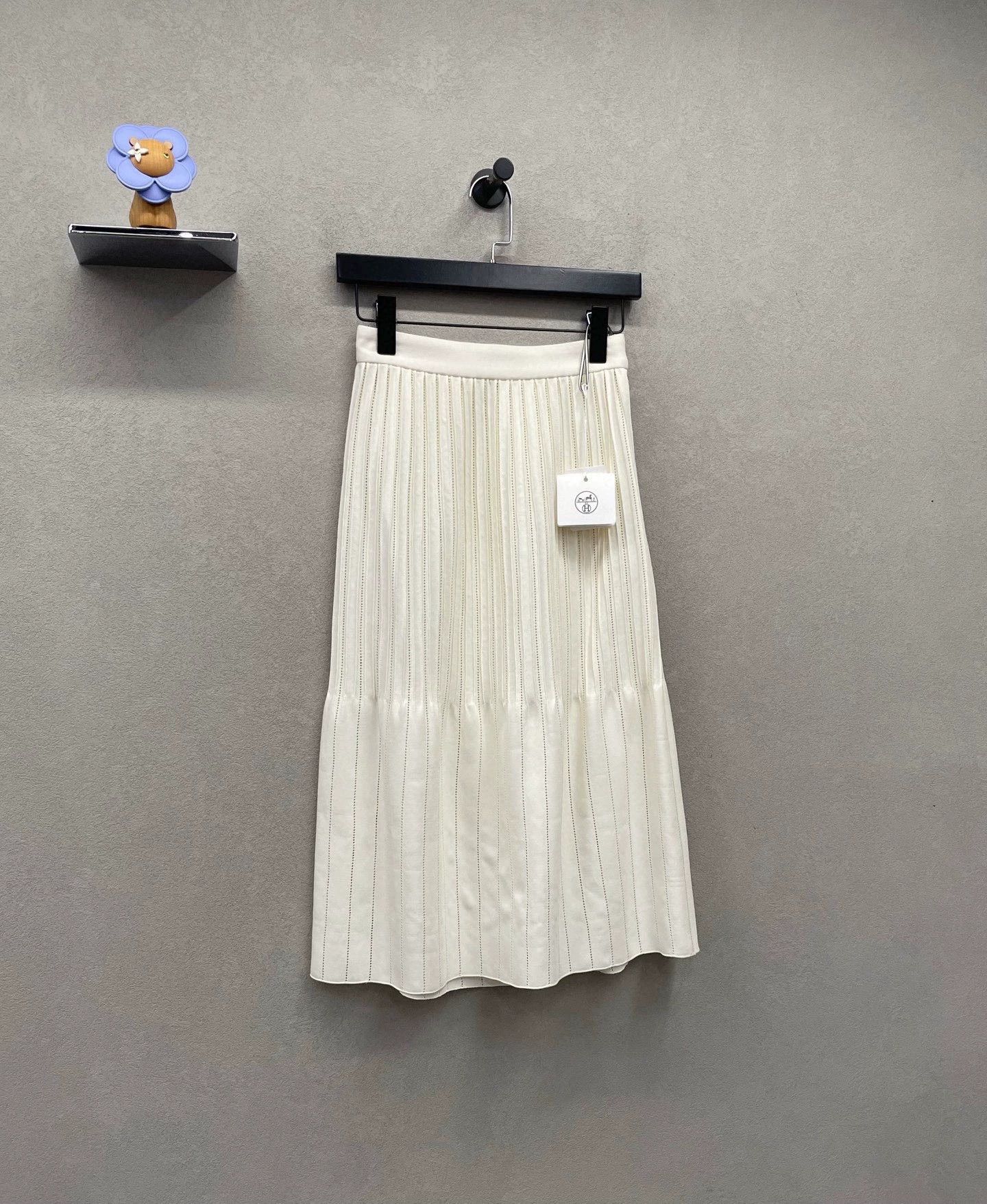 Hermes Hermes Beige High-Waist A-Line Skirt Size US 34 / EU 50 - 3 Thumbnail