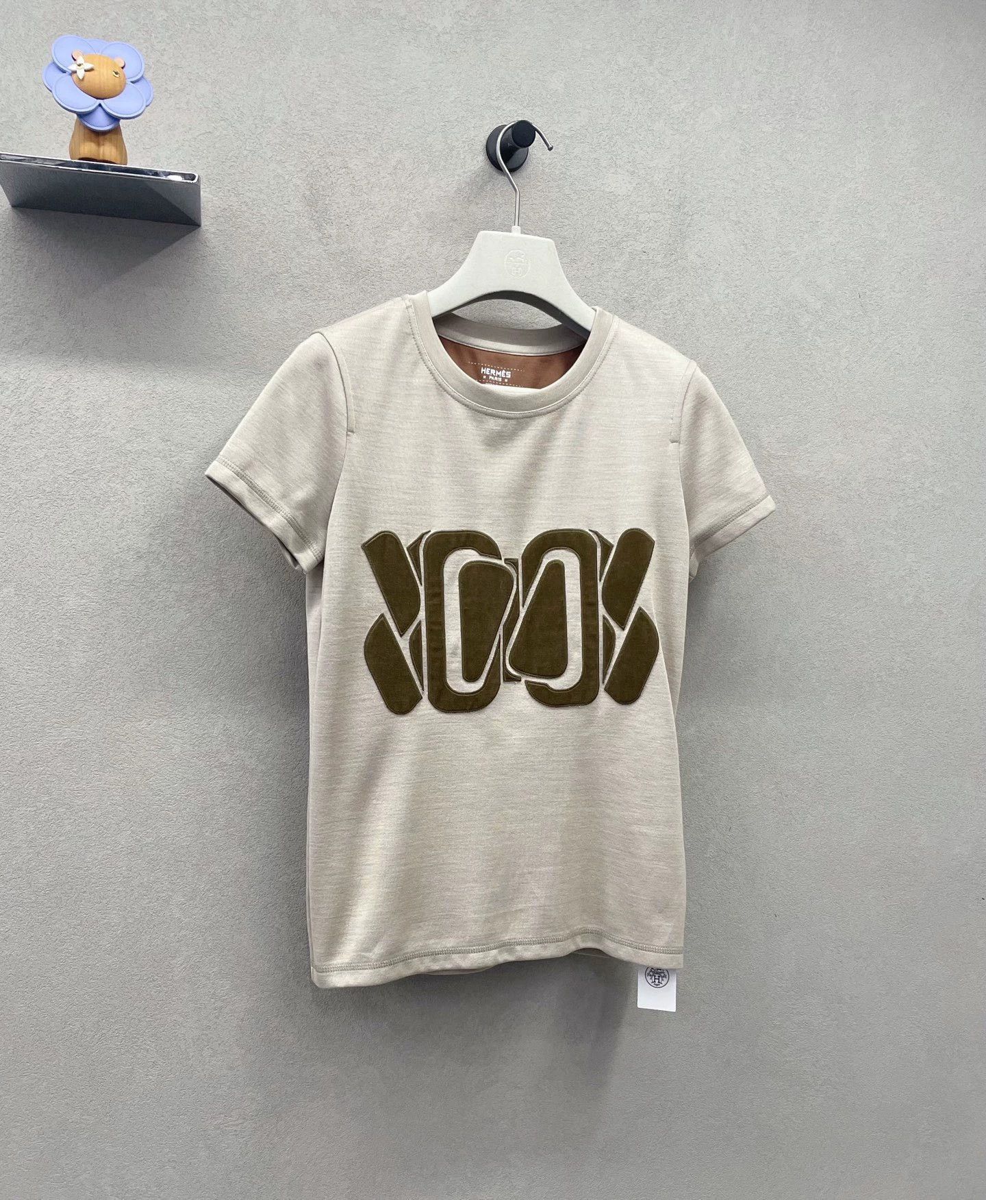 Hermes Hermes Beige Short Sleeve T-shirt Size US XS / EU 42 / 0 - 3 Thumbnail