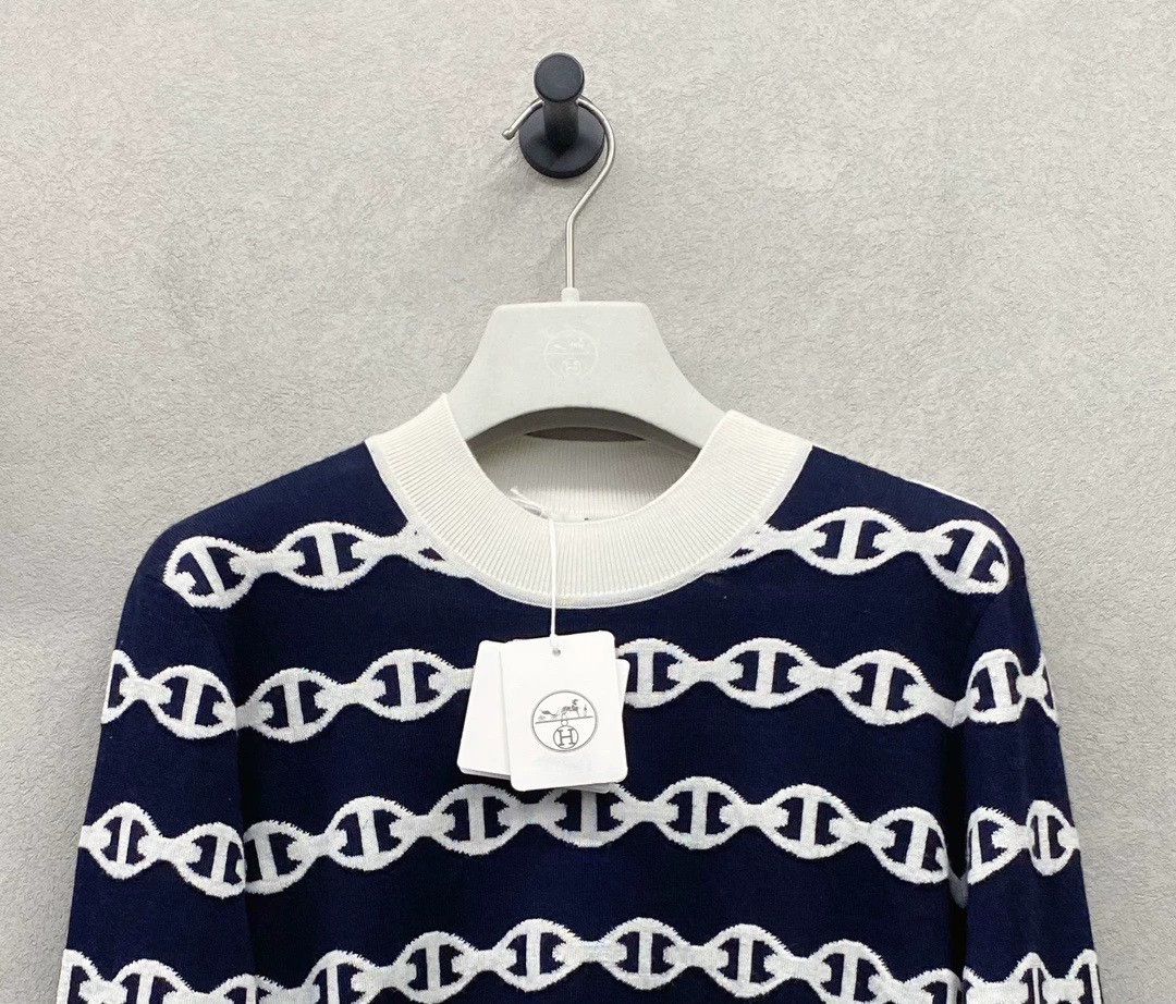 Hermes Hermes Blue Black Intarsia Crewneck Sweater Size US S / EU 44-46 / 1 - 5 Thumbnail