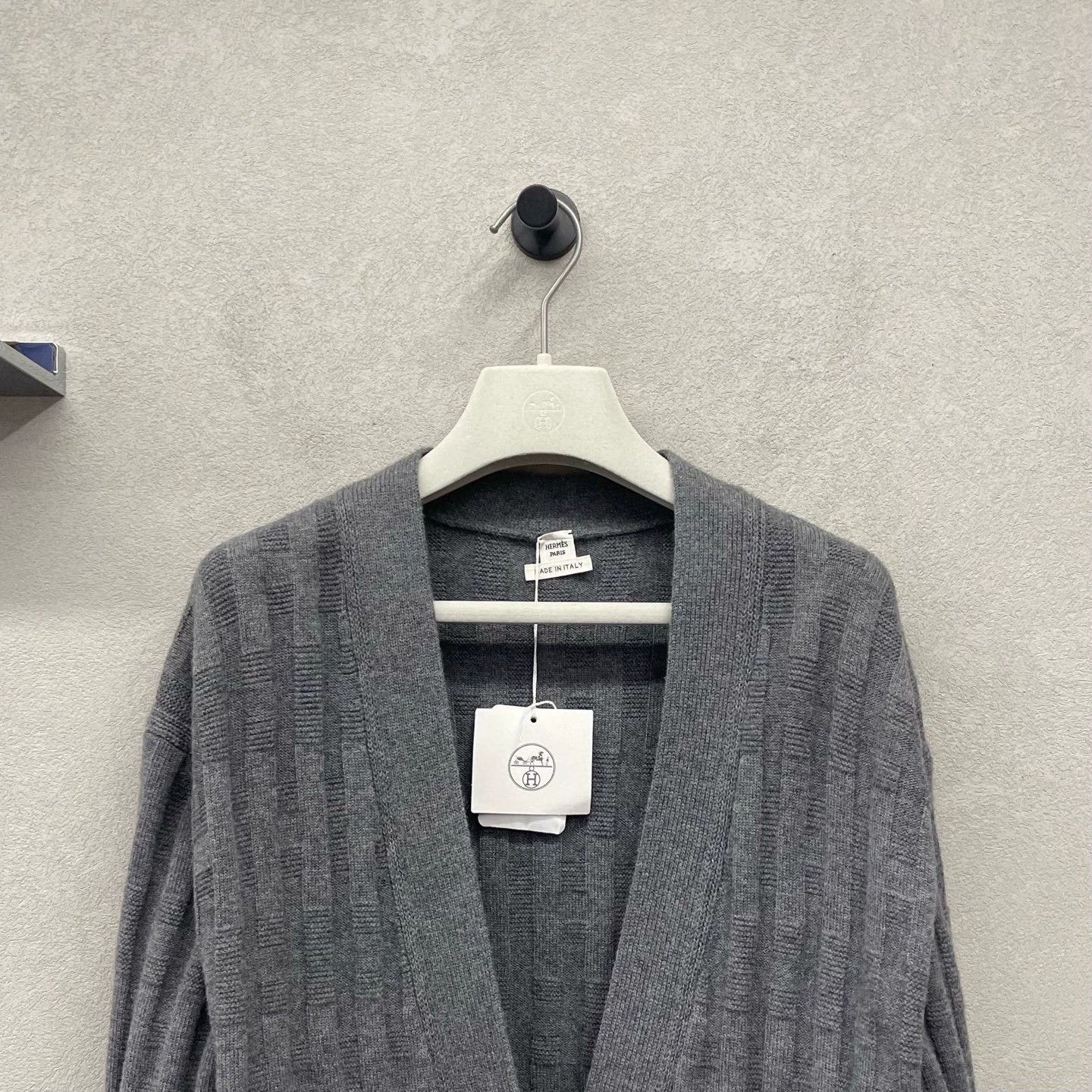 Hermes Hermes Gray Wool Cardigan Size US S / EU 44-46 / 1 - 4 Thumbnail
