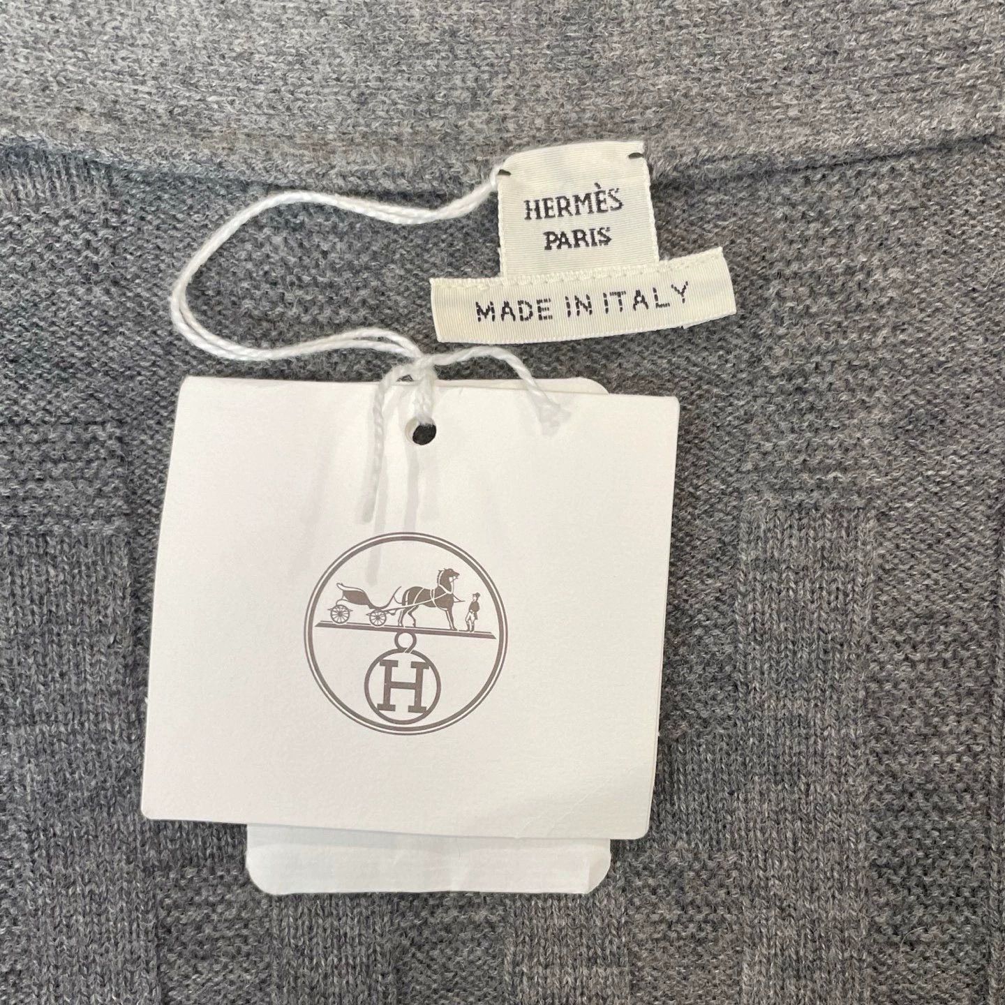 Hermes Hermes Gray Wool Cardigan Size US S / EU 44-46 / 1 - 5 Thumbnail