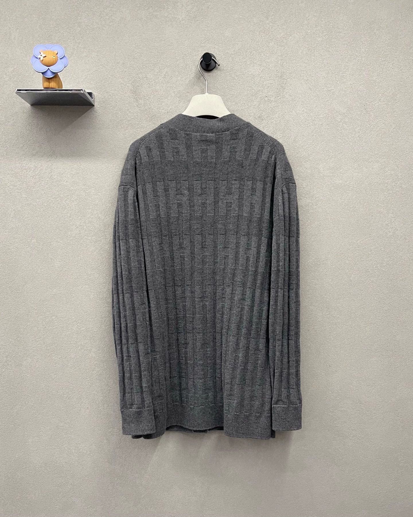Hermes Hermes Gray Wool Cardigan Size US S / EU 44-46 / 1 - 2 Thumbnail