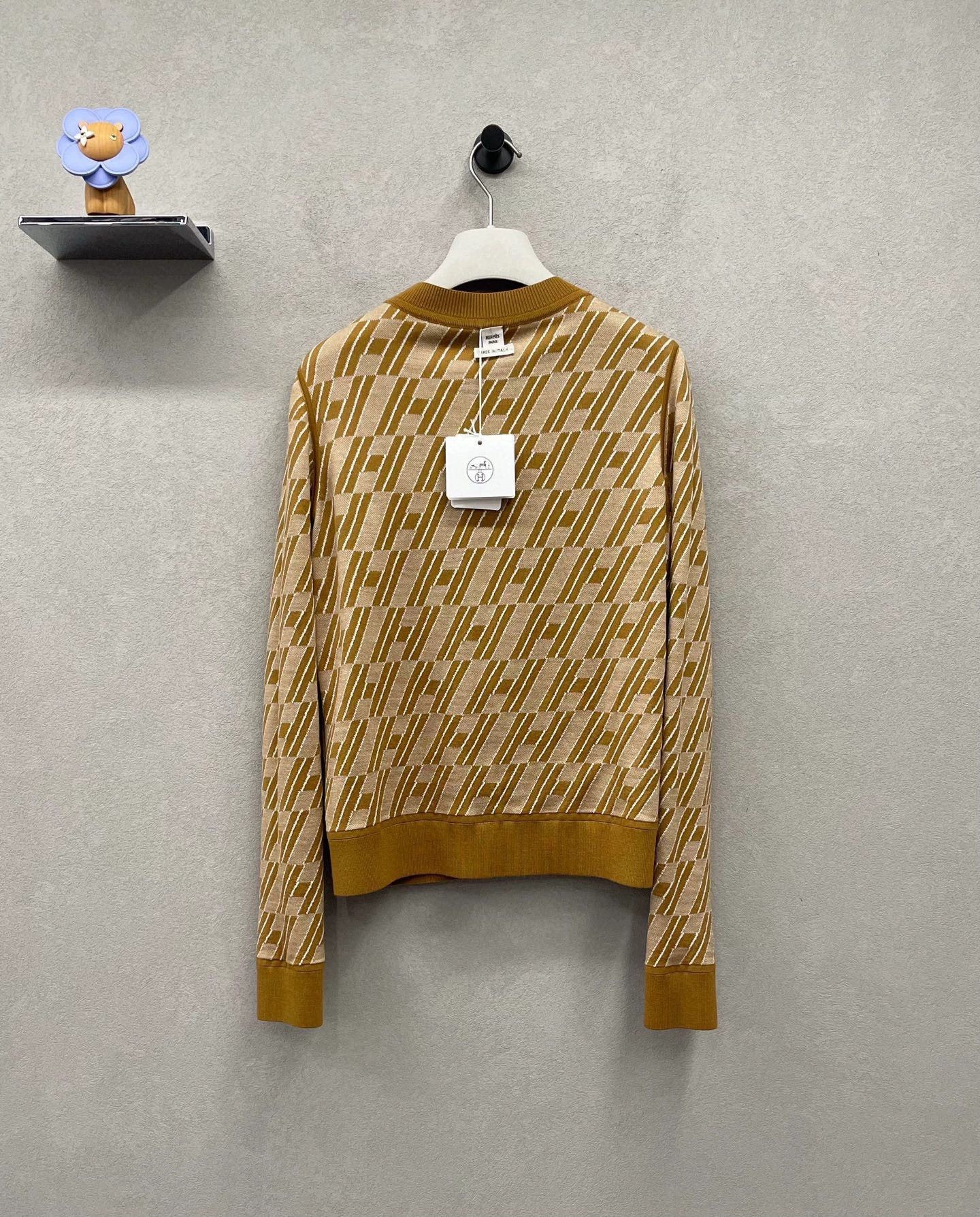 Hermes Hermes Caramel Zip-Up Cardigan Size US S / EU 44-46 / 1 - 4 Thumbnail