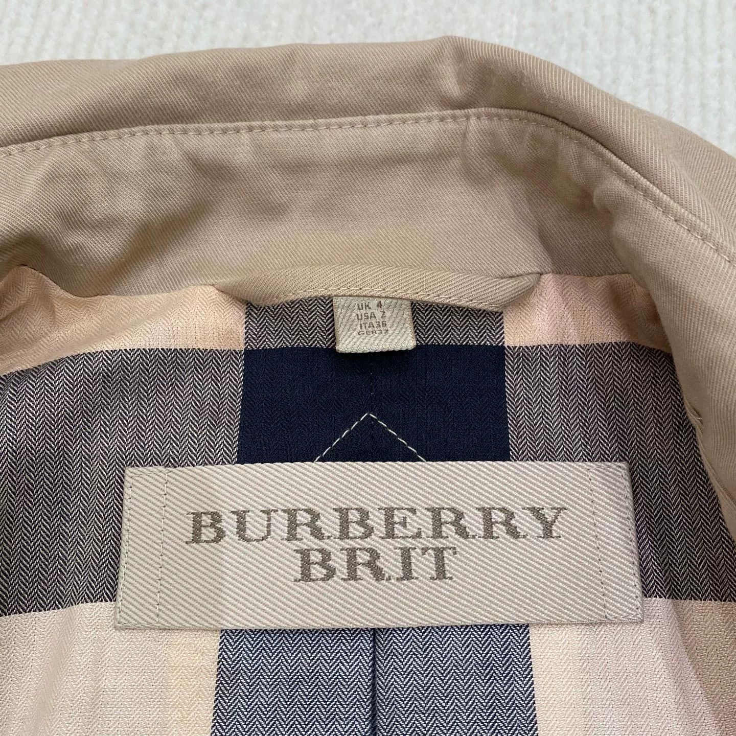 Burberry Burberry Beige Short Trench Coat Size US XXS / EU 40 - 6 Thumbnail