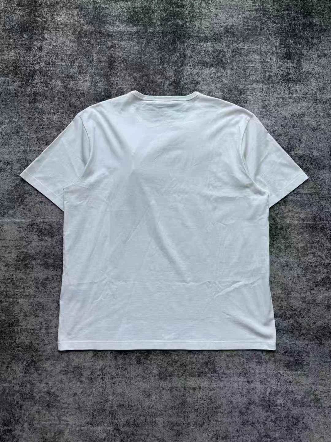 Burberry Burberry White Crystal Pendant Short Sleeve Size US M / EU 48-50 / 2 - 2 Thumbnail