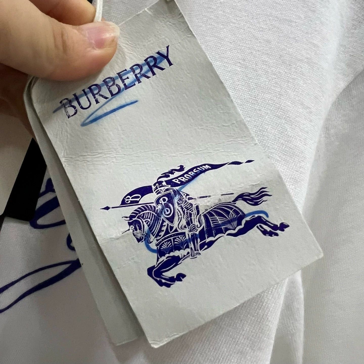 Burberry Burberry Swan Print Short Sleeve T-shirt Size US M / EU 48-50 / 2 - 5 Thumbnail