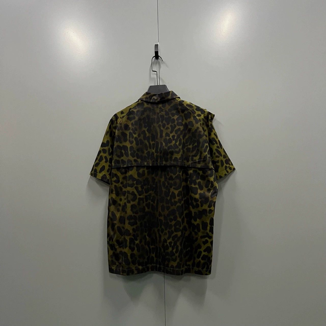 Burberry Burberry Leopard Print Half-Zip Shirt Size US M / EU 48-50 / 2 - 2 Thumbnail