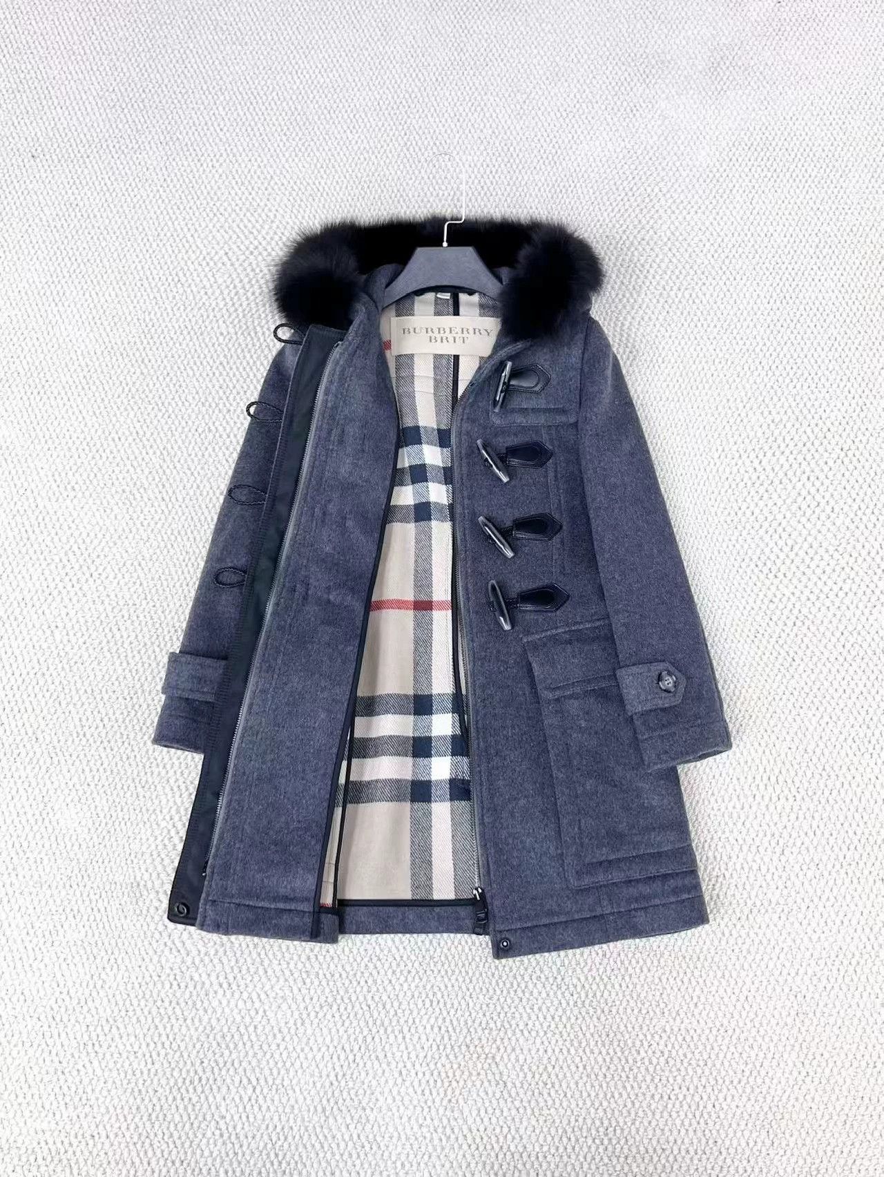Burberry Burberry Gray Wool Coat with Fur Collar Size US XS / EU 42 / 0 - 4 Thumbnail