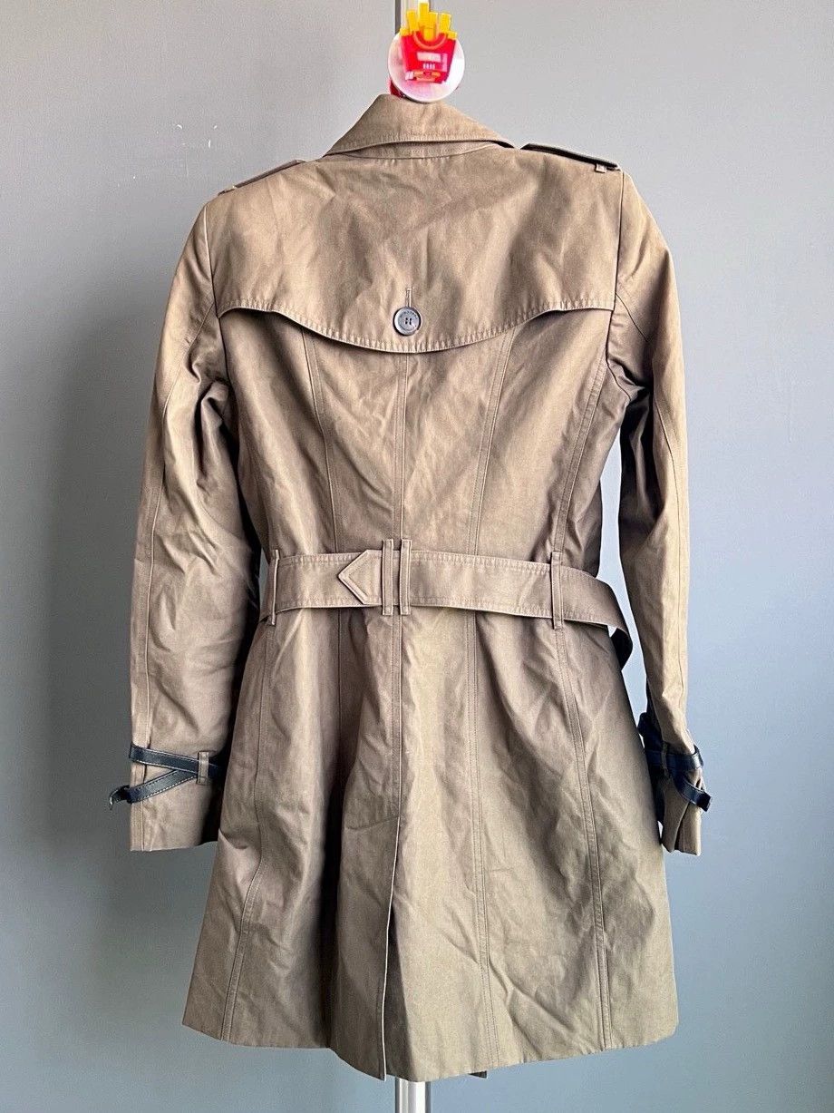 Burberry Burberry Solid Lapel Double-Breasted Trench Coat Size US XS / EU 42 / 0 - 2 Thumbnail
