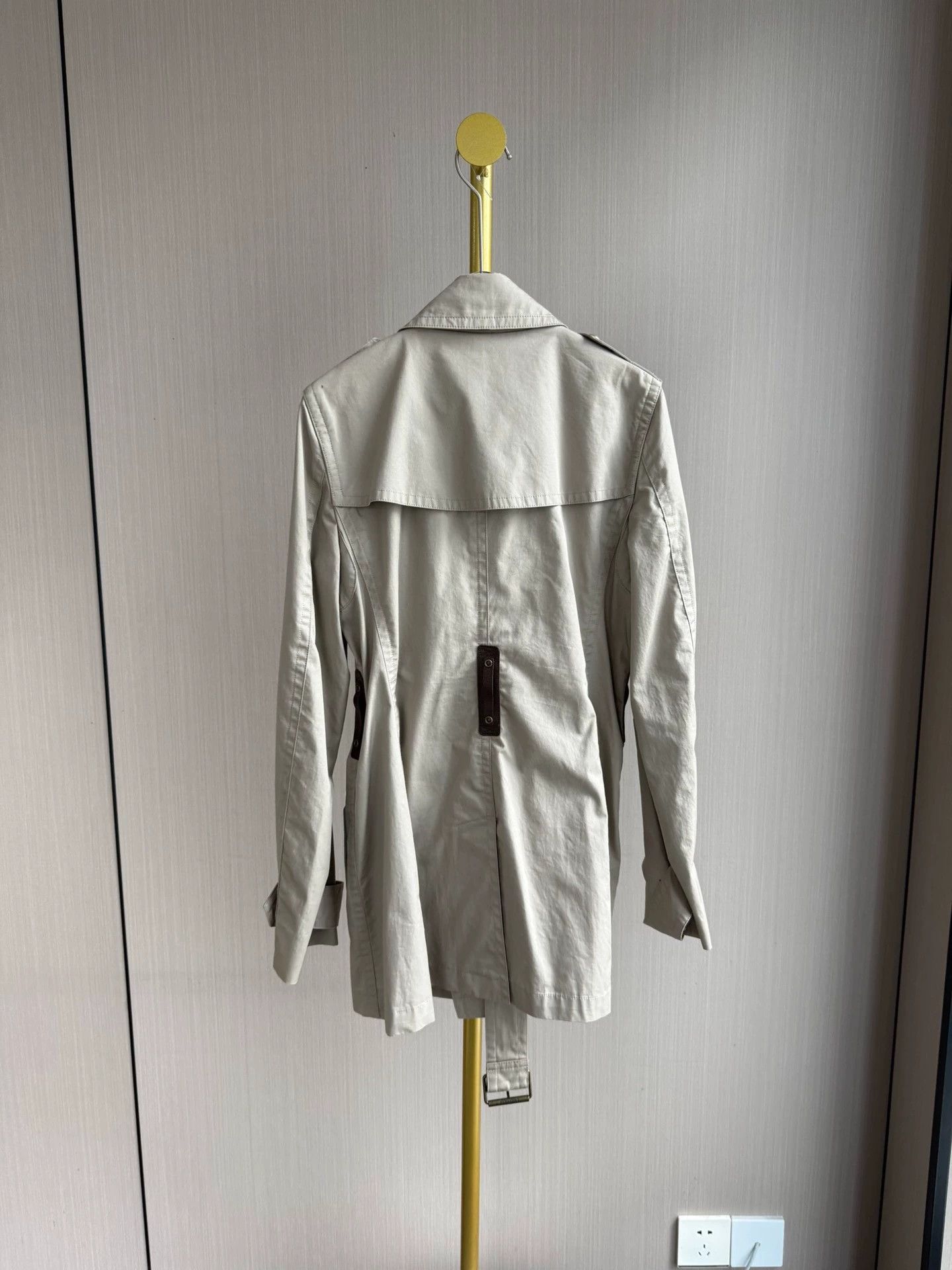 Burberry Burberry FW23 Solid Double-Breasted Trench Coat Size US XS / EU 42 / 0 - 2 Thumbnail
