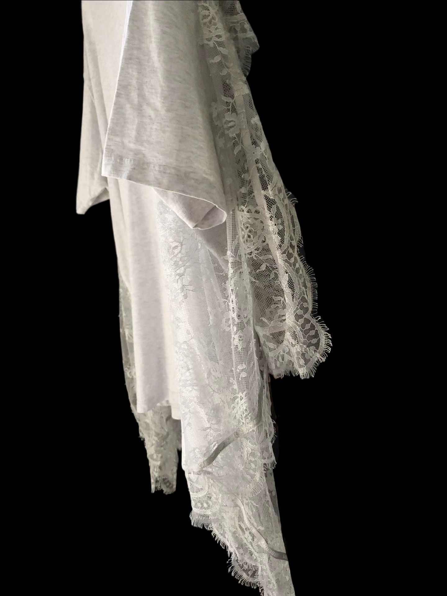 Burberry Burberry Gray Lace Trim T-shirt Size US M / EU 48-50 / 2 - 5 Thumbnail