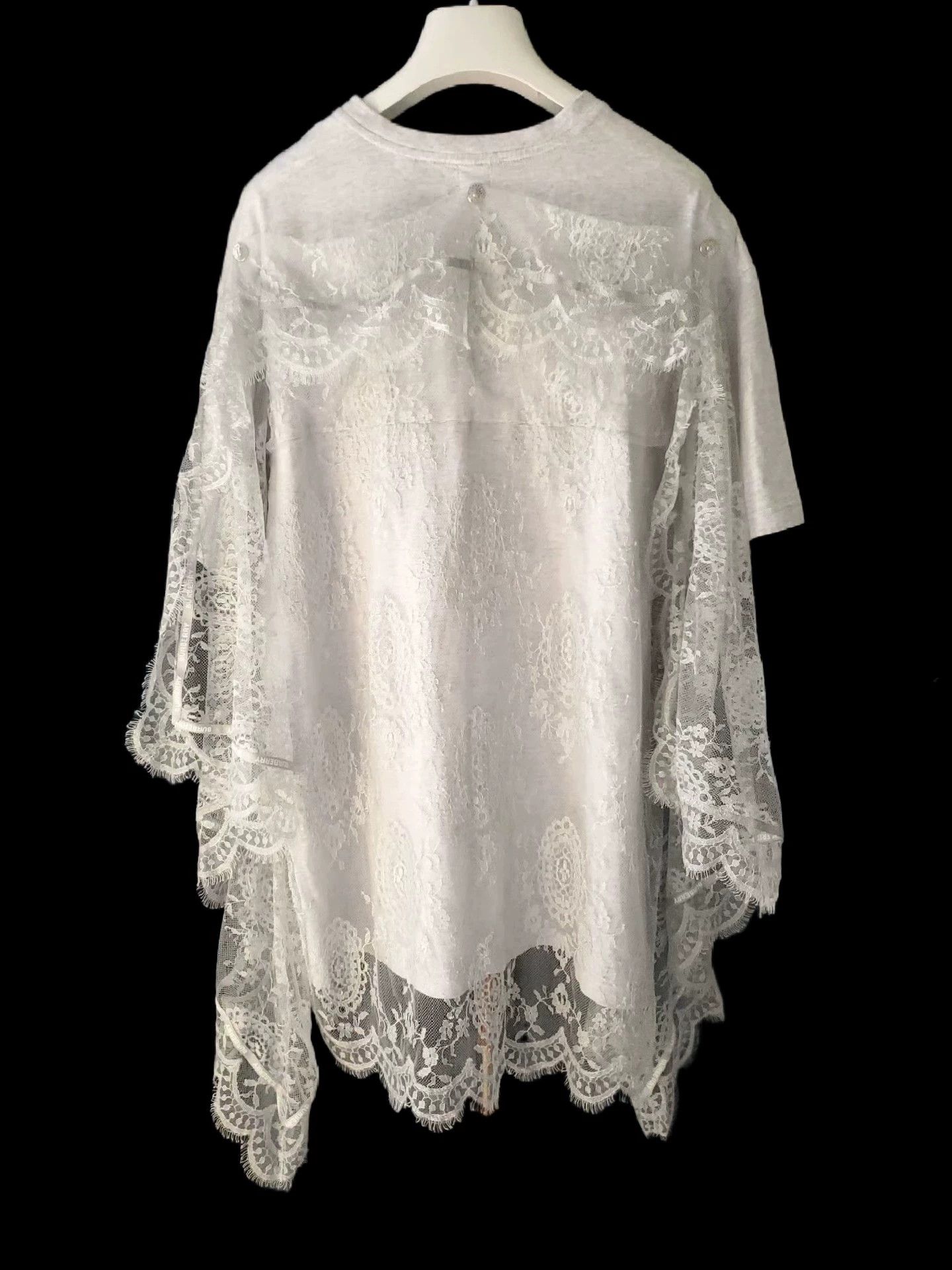 Burberry Burberry Gray Lace Trim T-shirt Size US M / EU 48-50 / 2 - 2 Thumbnail