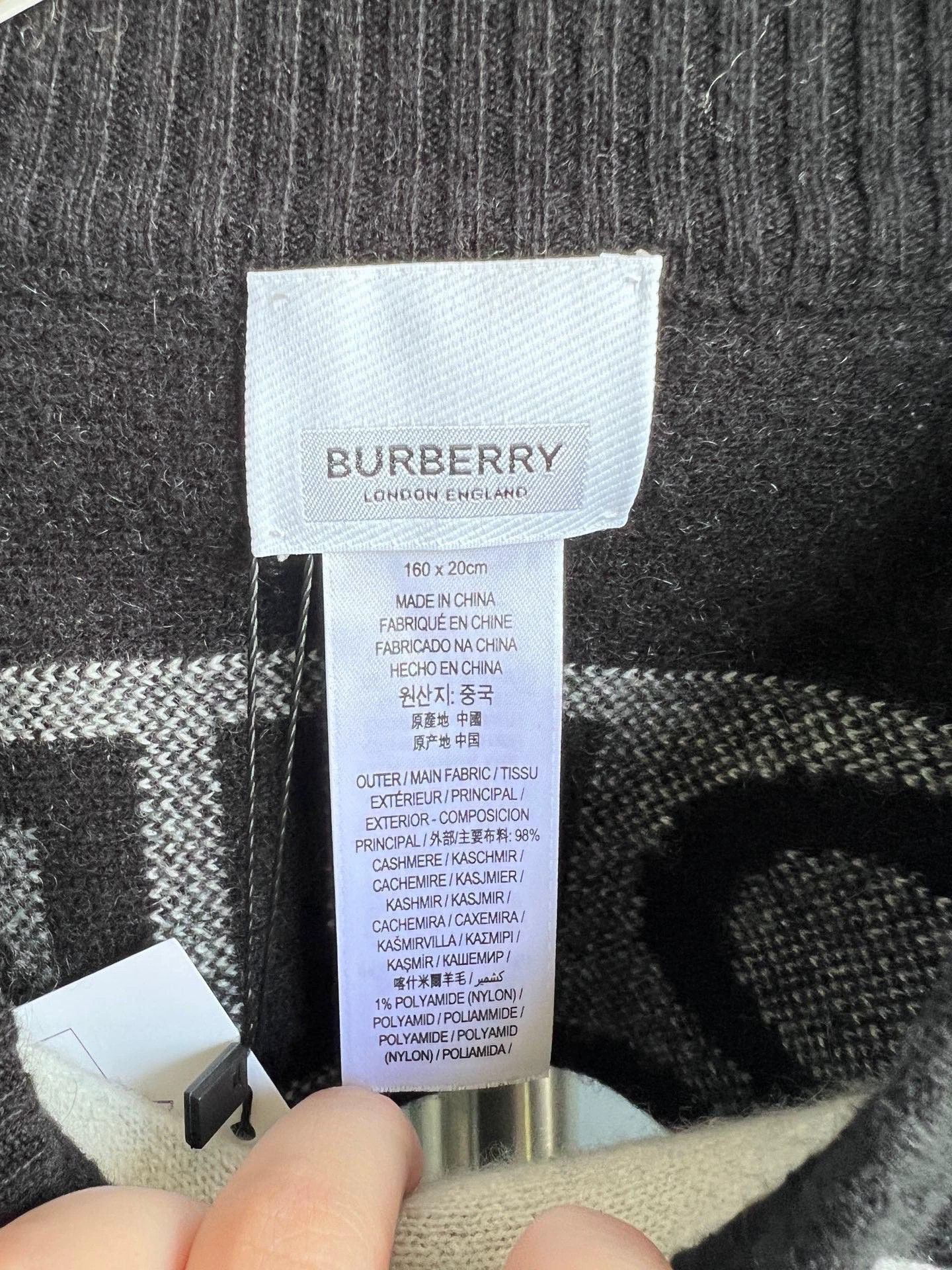 Burberry Burberry Wool Letter Knit Shawl Cape Scarf Size US XS / EU 42 / 0 - 3 Thumbnail