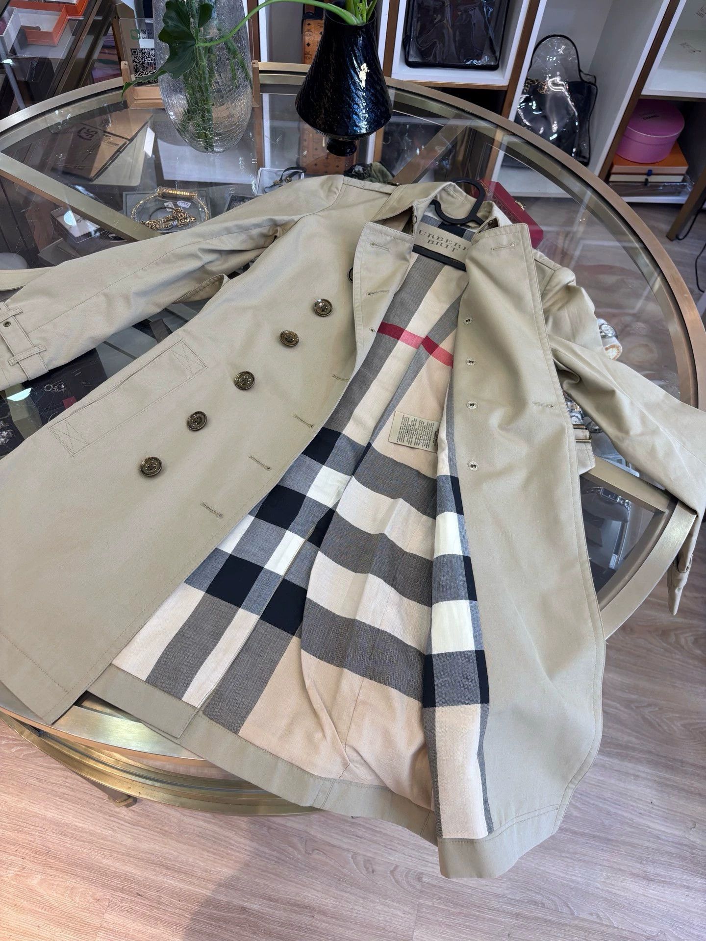 Burberry Burberry Women's Classic Trench Coat Size US M / EU 48-50 / 2 - 3 Thumbnail