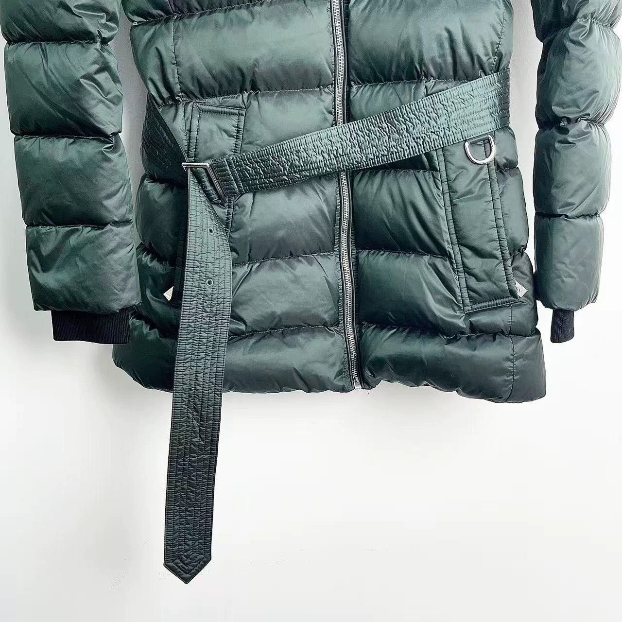 Burberry Burberry Women's Mid-Length Hooded Down Coat Size US XS / EU 42 / 0 - 3 Thumbnail