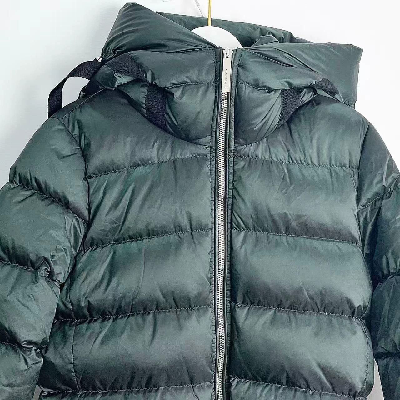 Burberry Burberry Women's Mid-Length Hooded Down Coat Size US XS / EU 42 / 0 - 2 Thumbnail