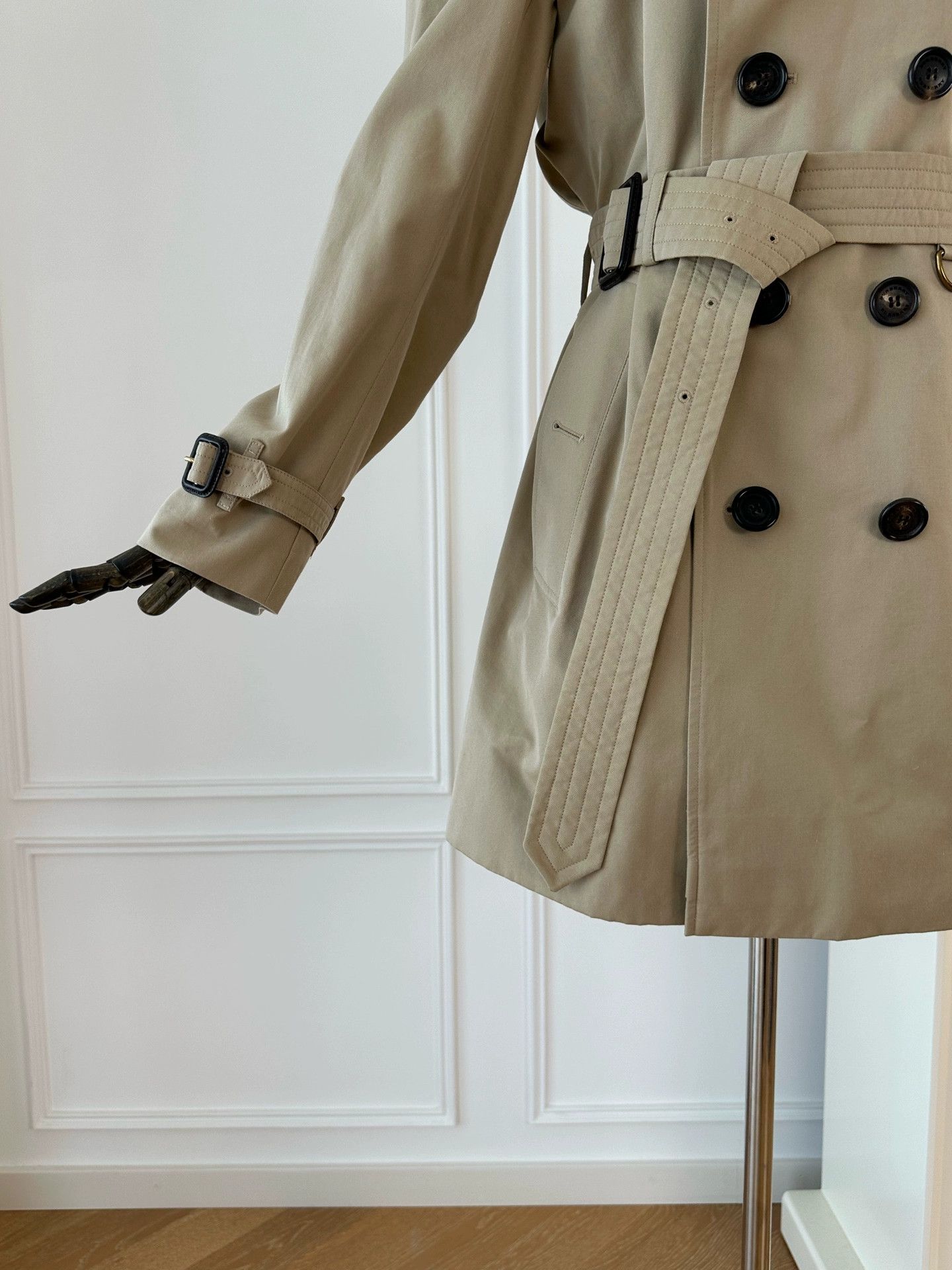 Burberry Burberry Chelsea Double-Breasted Trench Coat Size US XL / EU 56 / 4 - 4 Thumbnail