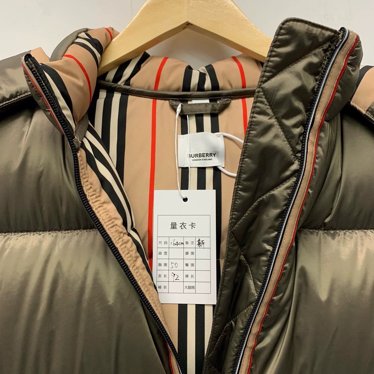 Burberry Burberry Hooded Mid-Length Down Coat Size US M / EU 48-50 / 2 - 3 Thumbnail