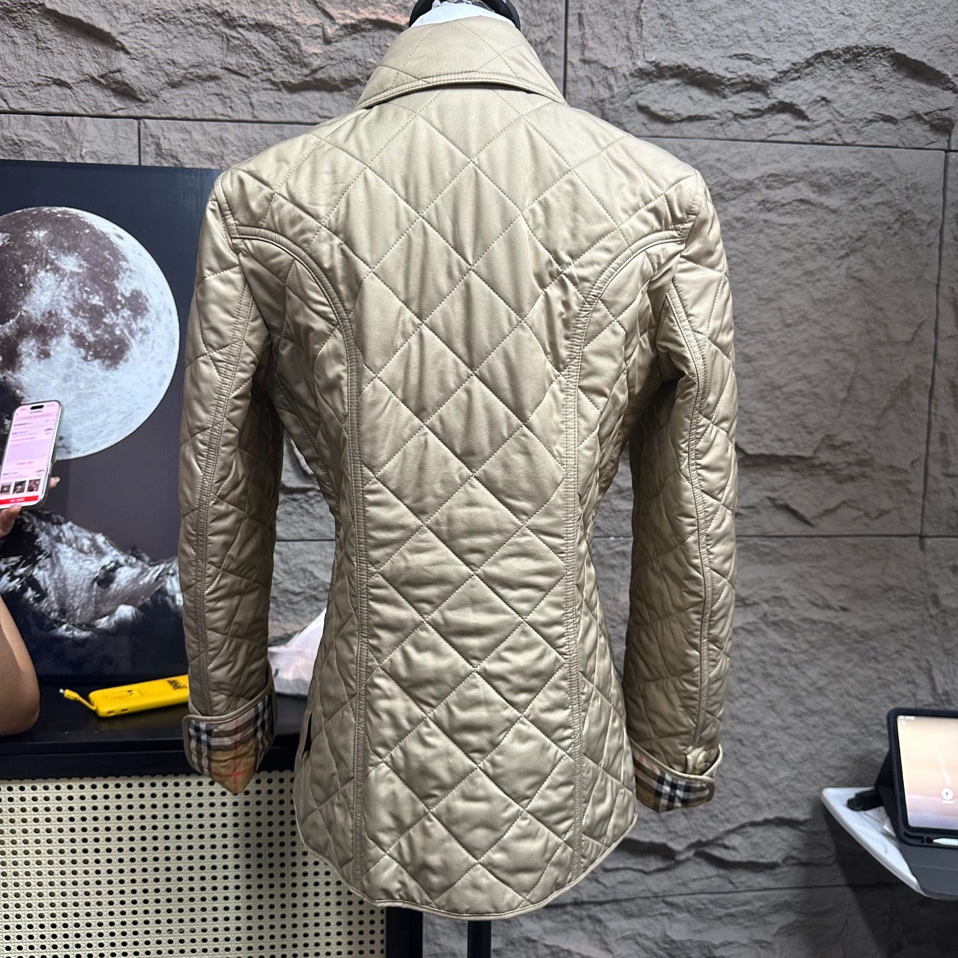 Burberry Burberry Women's Quilted Coat S Size US S / EU 44-46 / 1 - 2 Thumbnail