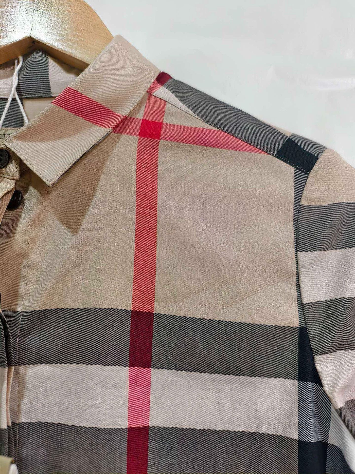Burberry Burberry Beige Plaid Slim Fit Shirt XS Size US XS / EU 42 / 0 - 5 Thumbnail