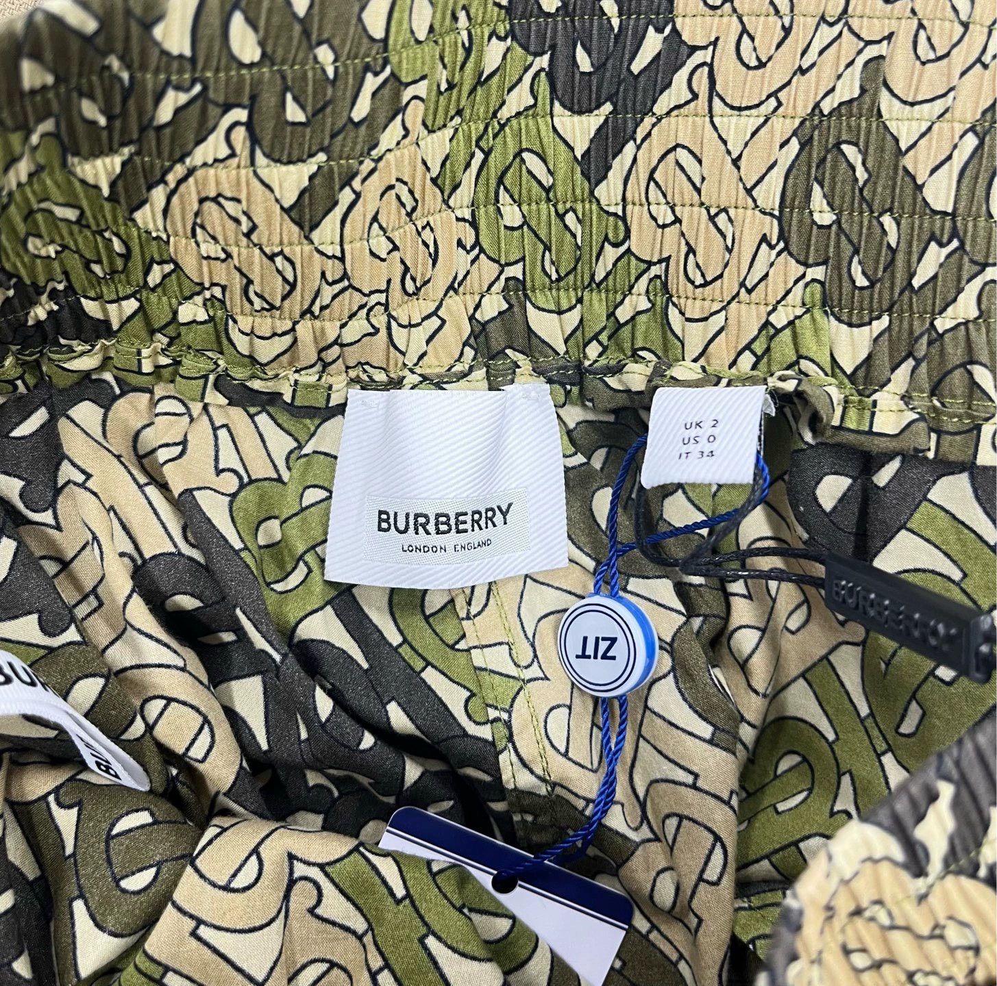 Burberry Burberry Green TB Logo Print Shorts UK2 Size US 26 / EU 42 - 3 Thumbnail