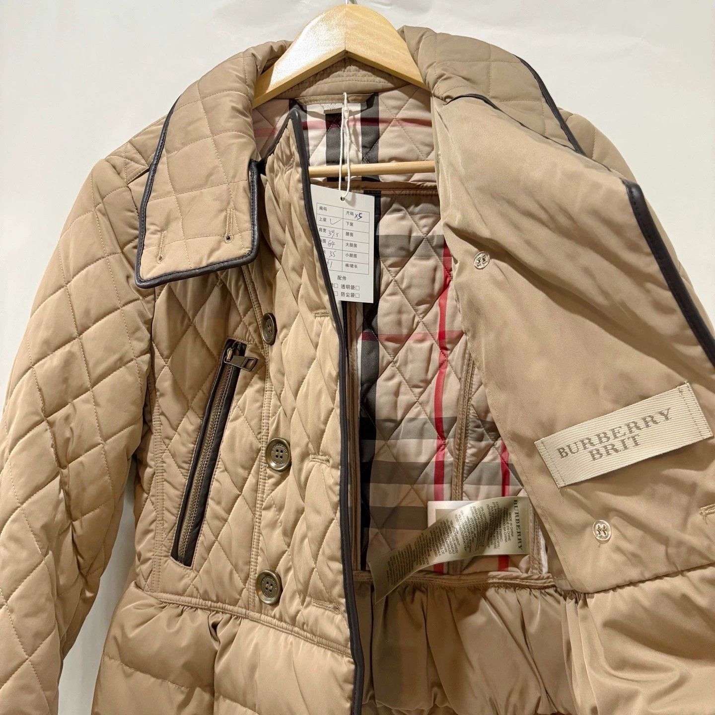 Burberry Burberry Beige Slim Short Down Jacket Size US XS / EU 42 / 0 - 2 Thumbnail