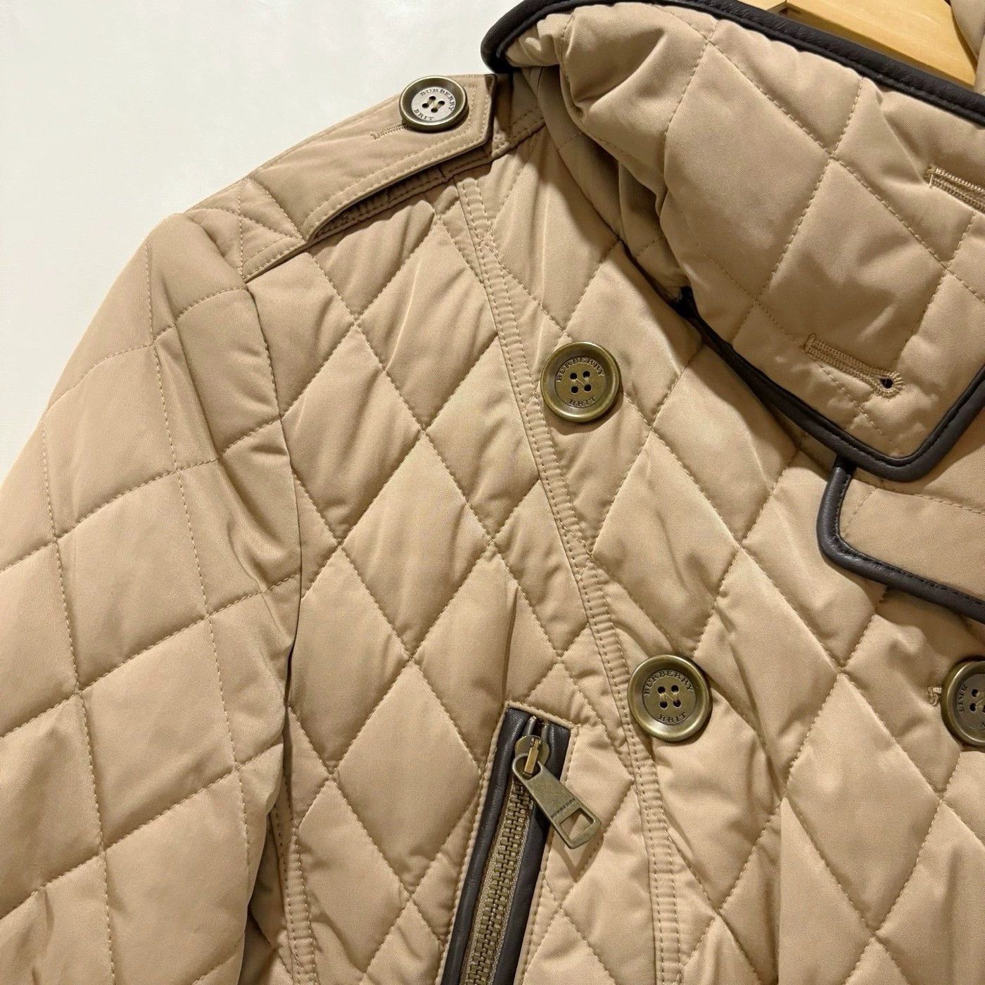 Burberry Burberry Beige Slim Short Down Jacket Size US XS / EU 42 / 0 - 3 Thumbnail