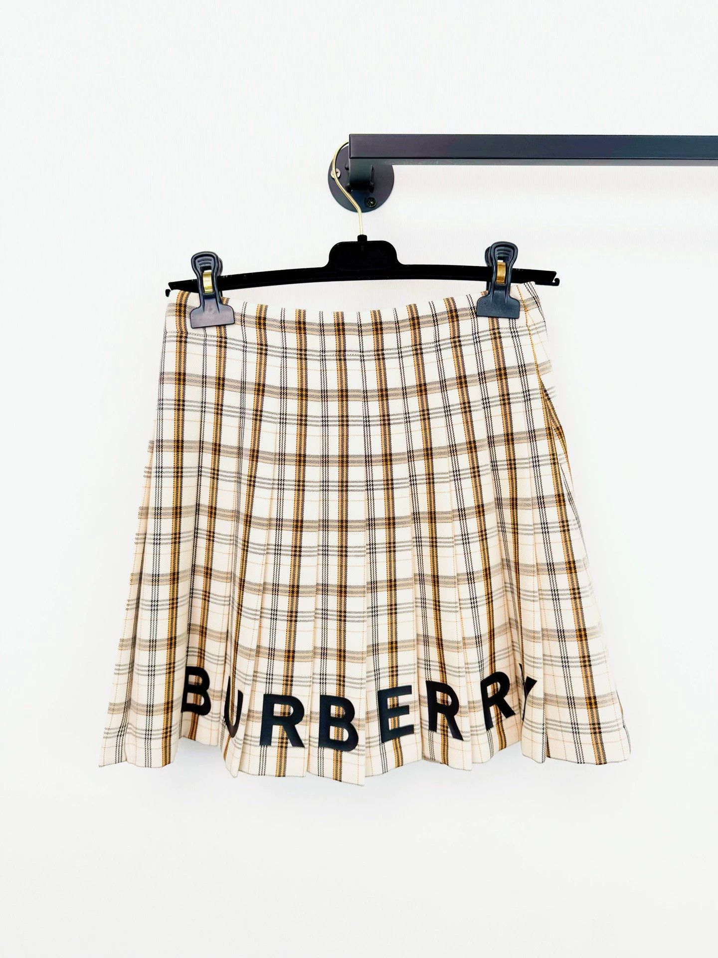 Burberry Burberry Plaid Pleated Skirt 12Y Size US 28 / EU 44 - 2 Thumbnail