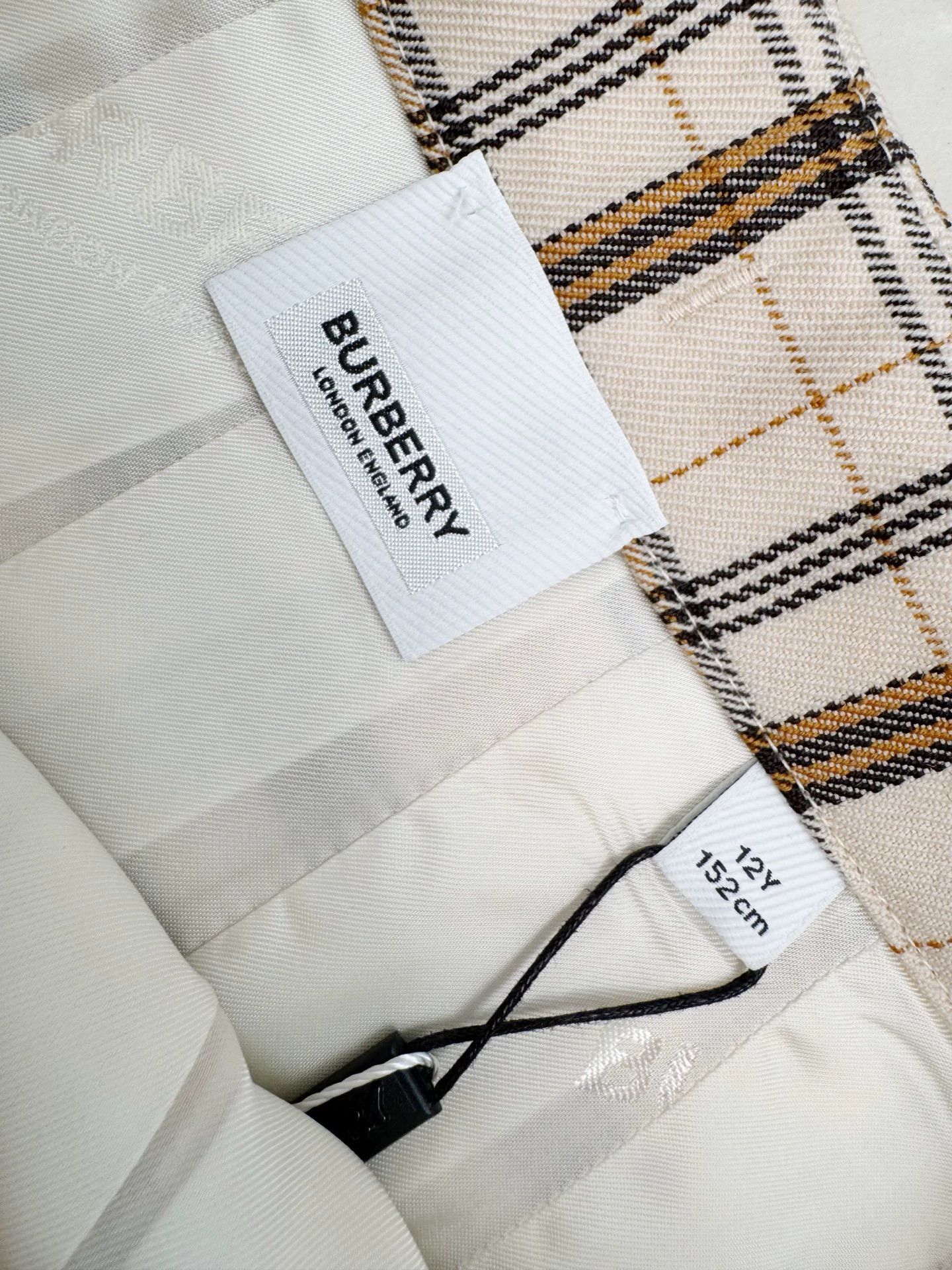 Burberry Burberry Plaid Pleated Skirt 12Y Size US 28 / EU 44 - 4 Thumbnail