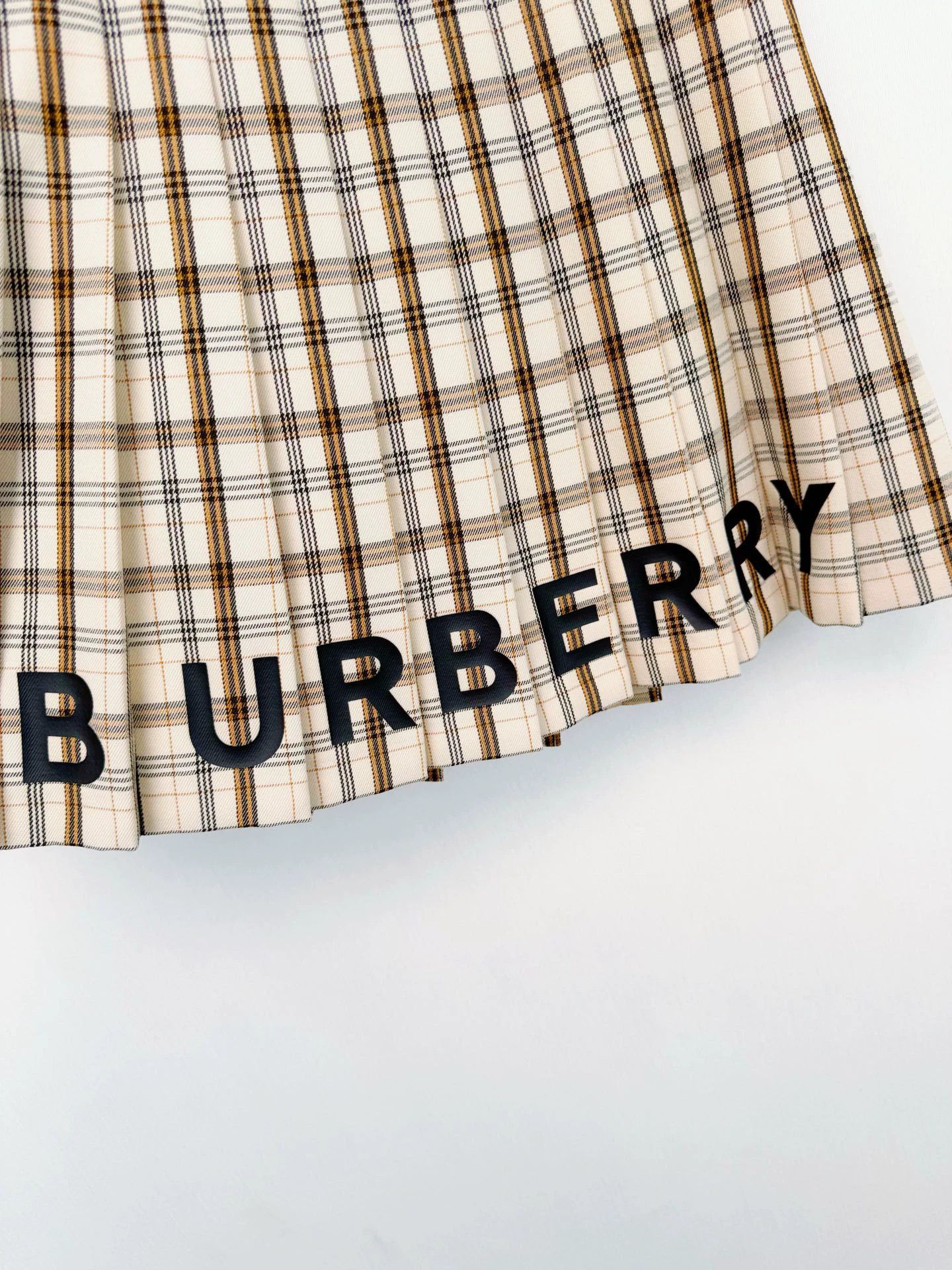 Burberry Burberry Plaid Pleated Skirt 12Y Size US 28 / EU 44 - 3 Thumbnail