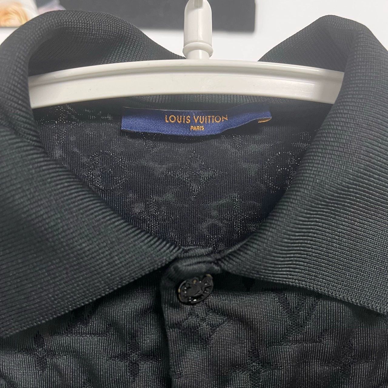 Louis Vuitton Louis Vuitton x NBA Printed Shirt Size US S / EU 44-46 / 1 - 3 Thumbnail