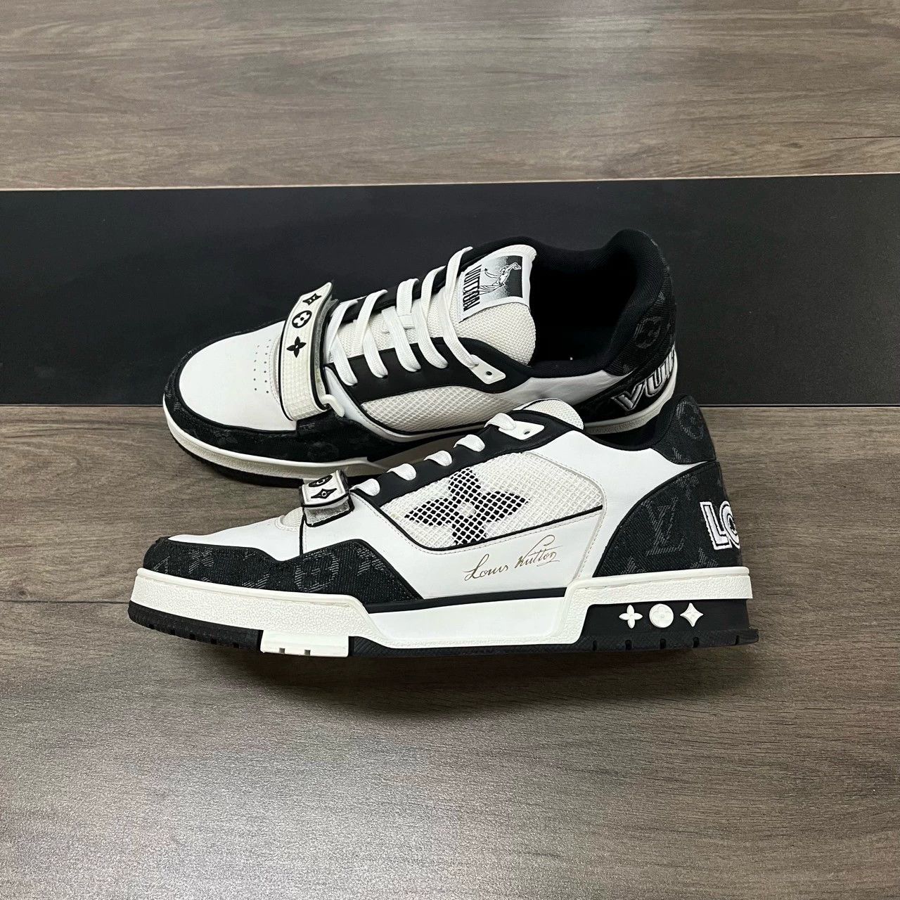 Louis Vuitton LV Trainer Black White Velcro Size 44 Size US 10.5 / EU 43-44 - 3 Thumbnail