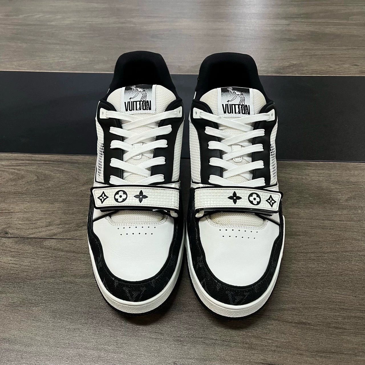 Louis Vuitton LV Trainer Black White Velcro Size 44 Size US 10.5 / EU 43-44 - 2 Thumbnail
