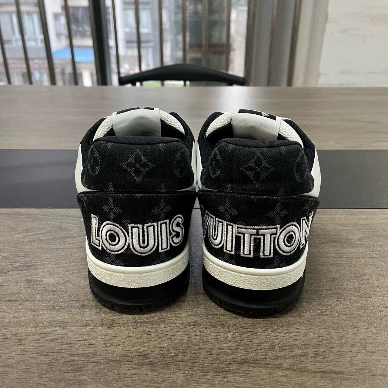 Louis Vuitton LV Trainer Black White Velcro Size 44 Size US 10.5 / EU 43-44 - 5 Thumbnail