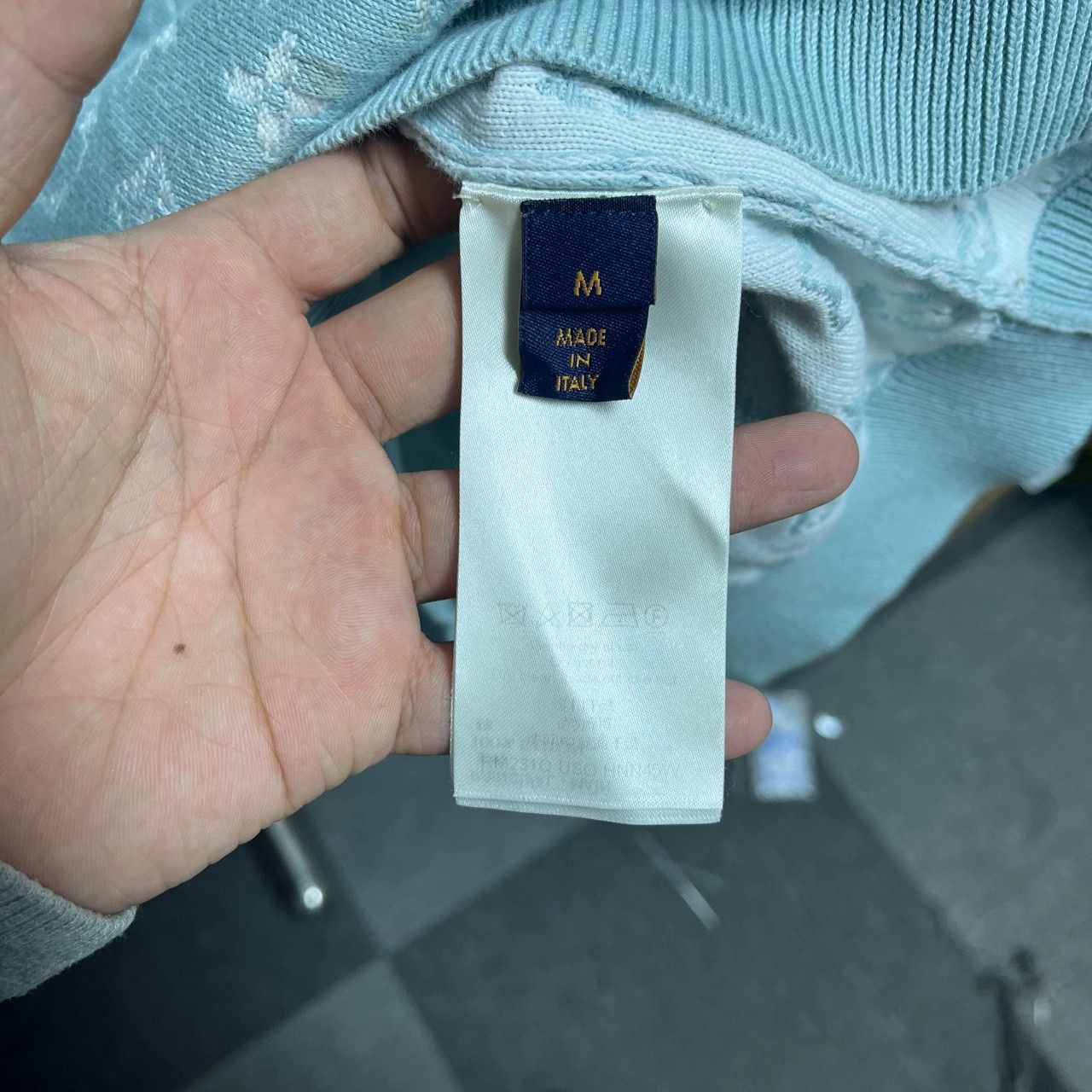 Louis Vuitton Louis Vuitton Gradient Monogram Hoodie N2118 Size US M / EU 48-50 / 2 - 4 Thumbnail