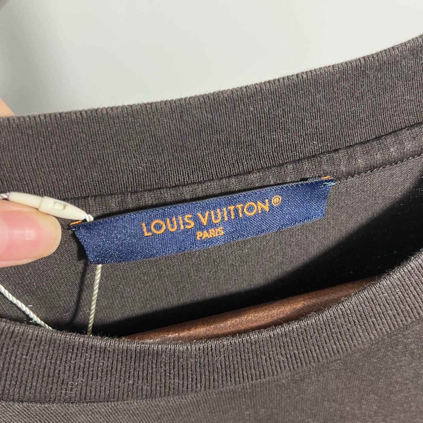 Louis Vuitton Louis Vuitton New Short Sleeve S1810 Size US L / EU 52-54 / 3 - 3 Thumbnail