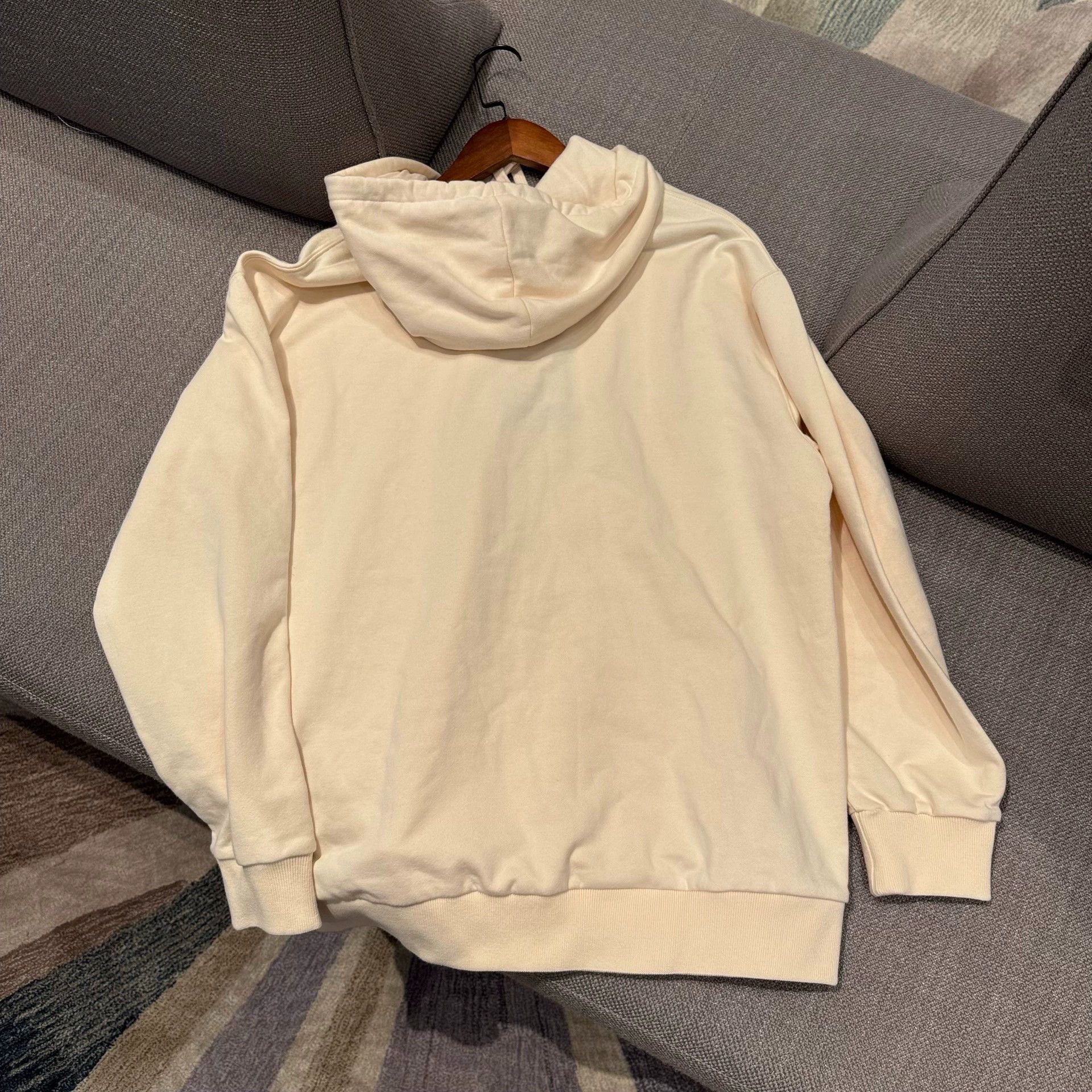 Louis Vuitton Louis Vuitton Embroidered Logo Hoodie Size US XL / EU 56 / 4 - 2 Thumbnail