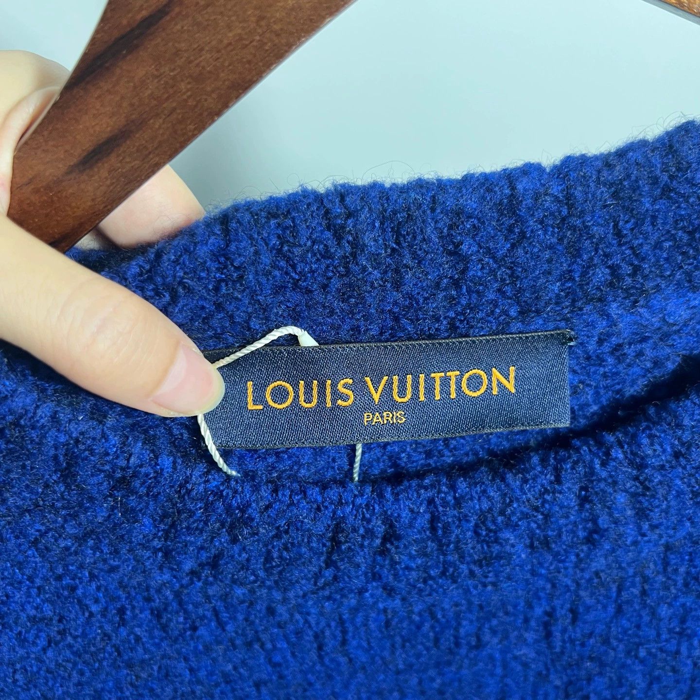 Louis Vuitton Louis Vuitton Blue Teddy Sweater R2721 Size US L / EU 52-54 / 3 - 3 Thumbnail