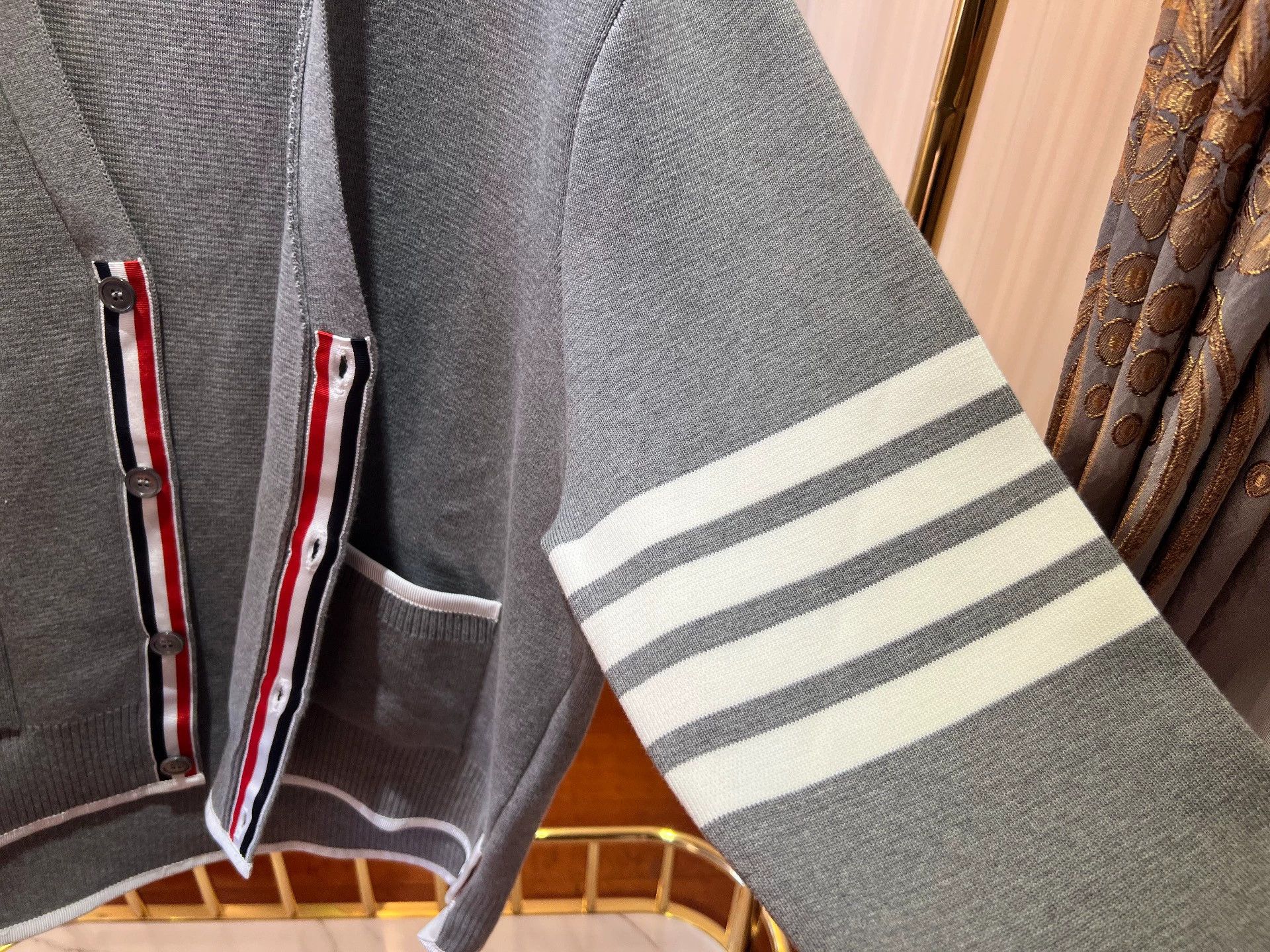 Thom Browne Thom Browne Men's Gray Cardigan Size 4 Size US M / EU 48-50 / 2 - 5 Thumbnail