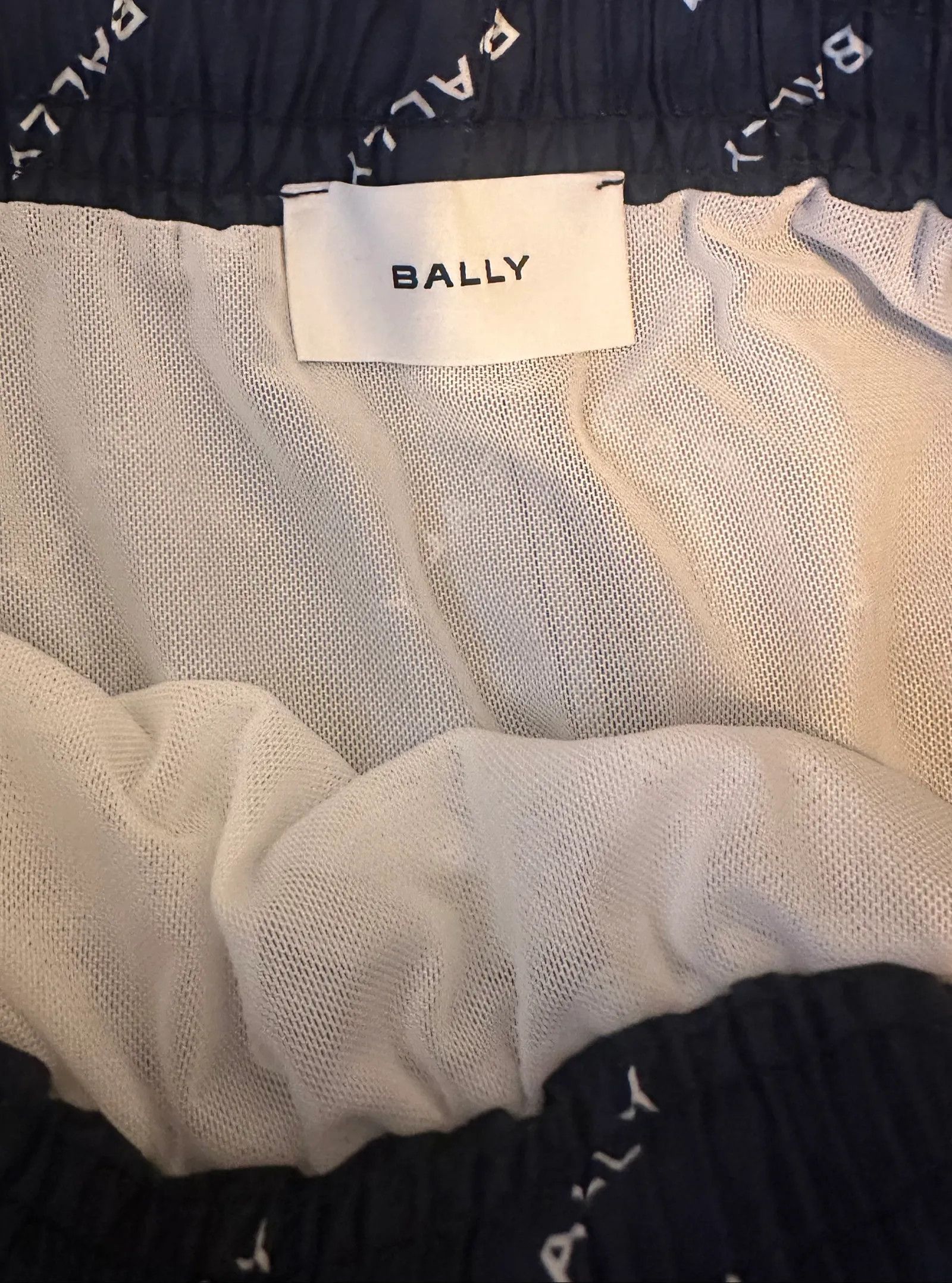 Bally Bally M4BA358F Shorts Size US 32 / EU 48 - 2 Thumbnail