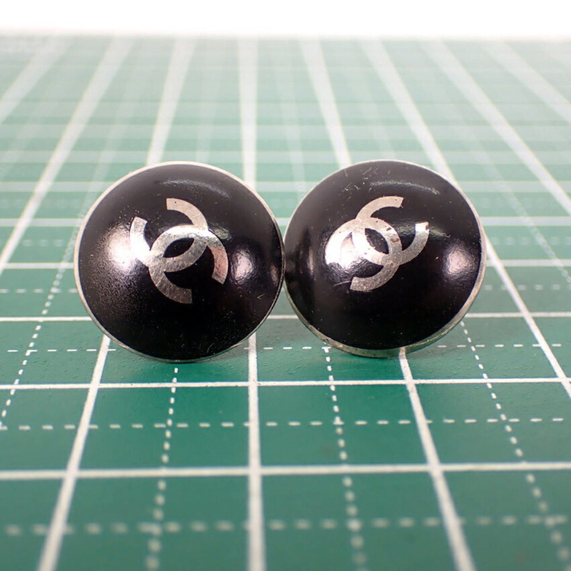 Chanel CHANEL Icon Series Earrings j83-3 Size ONE SIZE - 11 Thumbnail