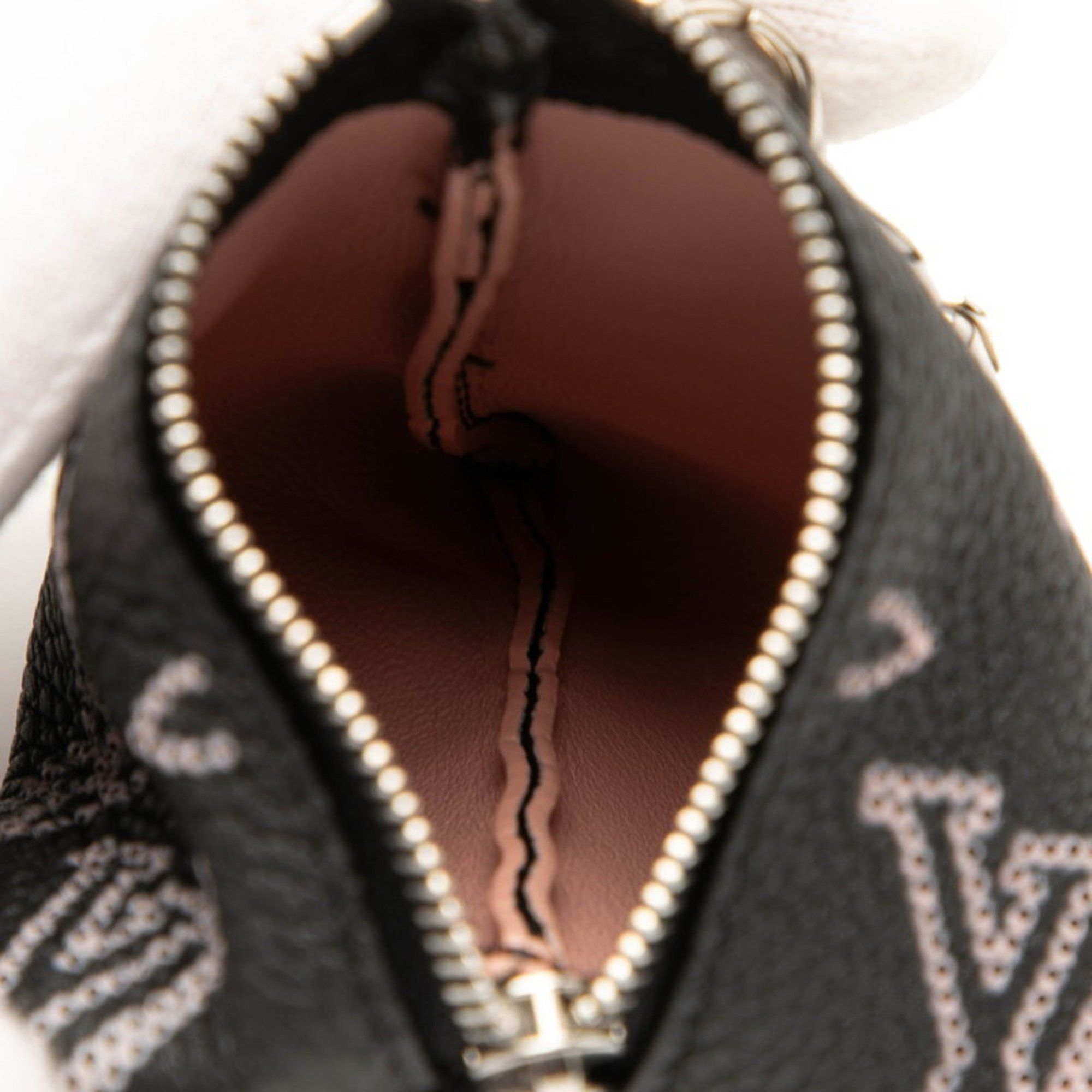 Louis Vuitton Louis Vuitton Monogram Mahina Berlingo Pouch Charm M00868 Black Pink Leather Metal Women's LOUIS VUITTON Size ONE SIZE - 4 Thumbnail