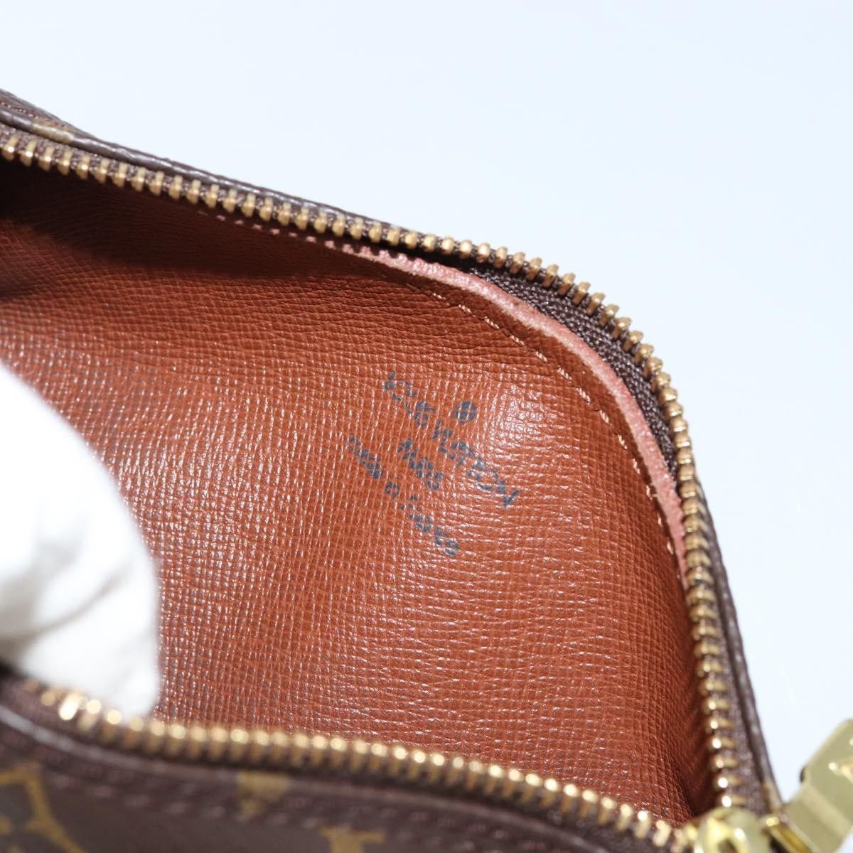 Louis Vuitton Louis Vuitton Papillon Pochette Monogram Canvas Size ONE SIZE - 6 Thumbnail
