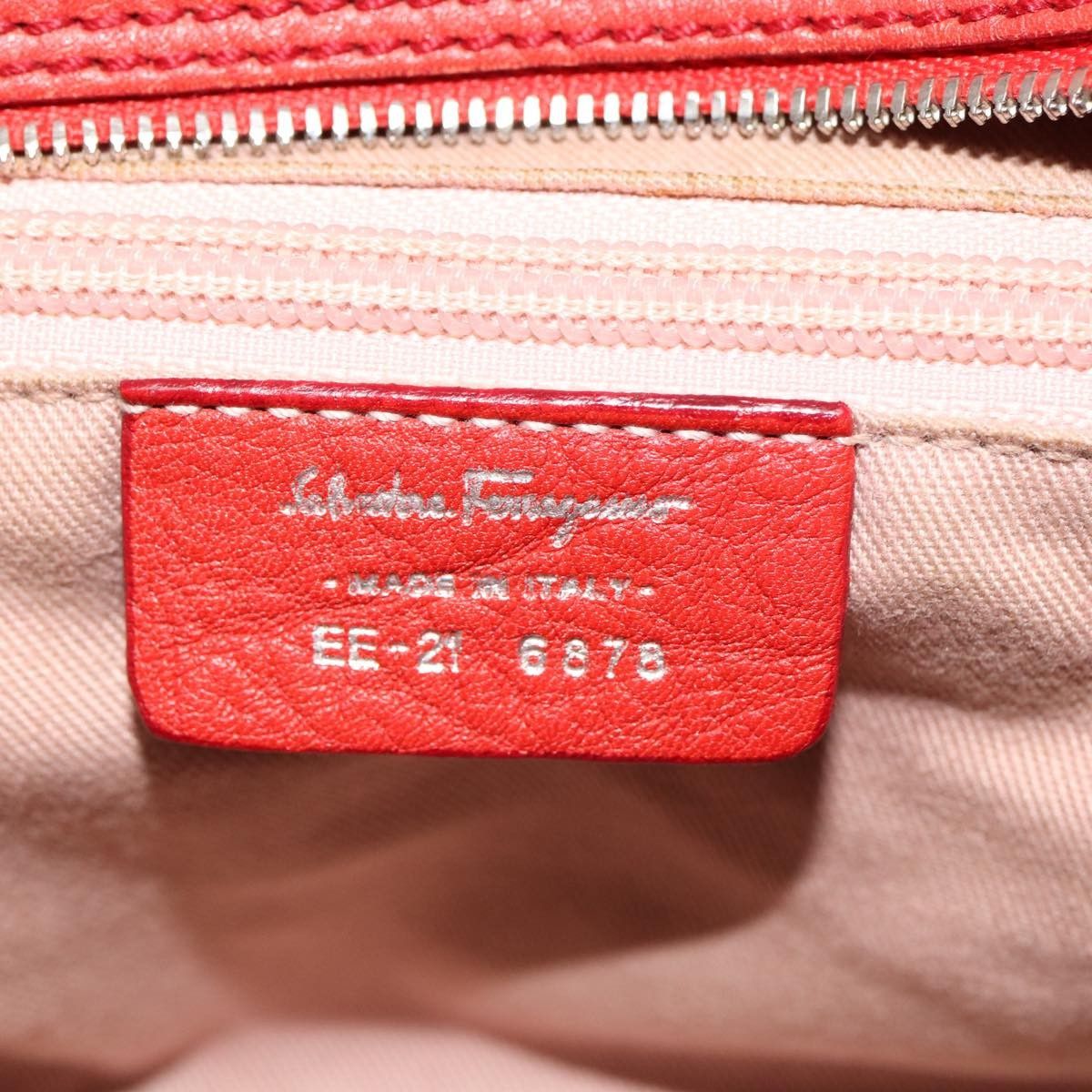 Salvatore Ferragamo Salvatore Ferragamo Gancini Buckle Shoulder Bag Leather Size ONE SIZE - 6 Thumbnail