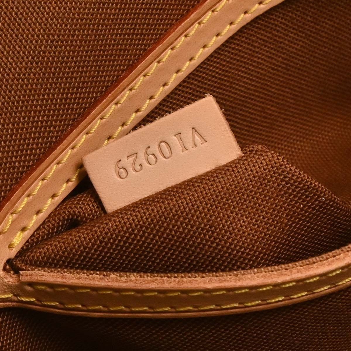 Louis Vuitton Louis Vuitton Alma Handbag Monogram Canvas Size ONE SIZE - 4 Thumbnail
