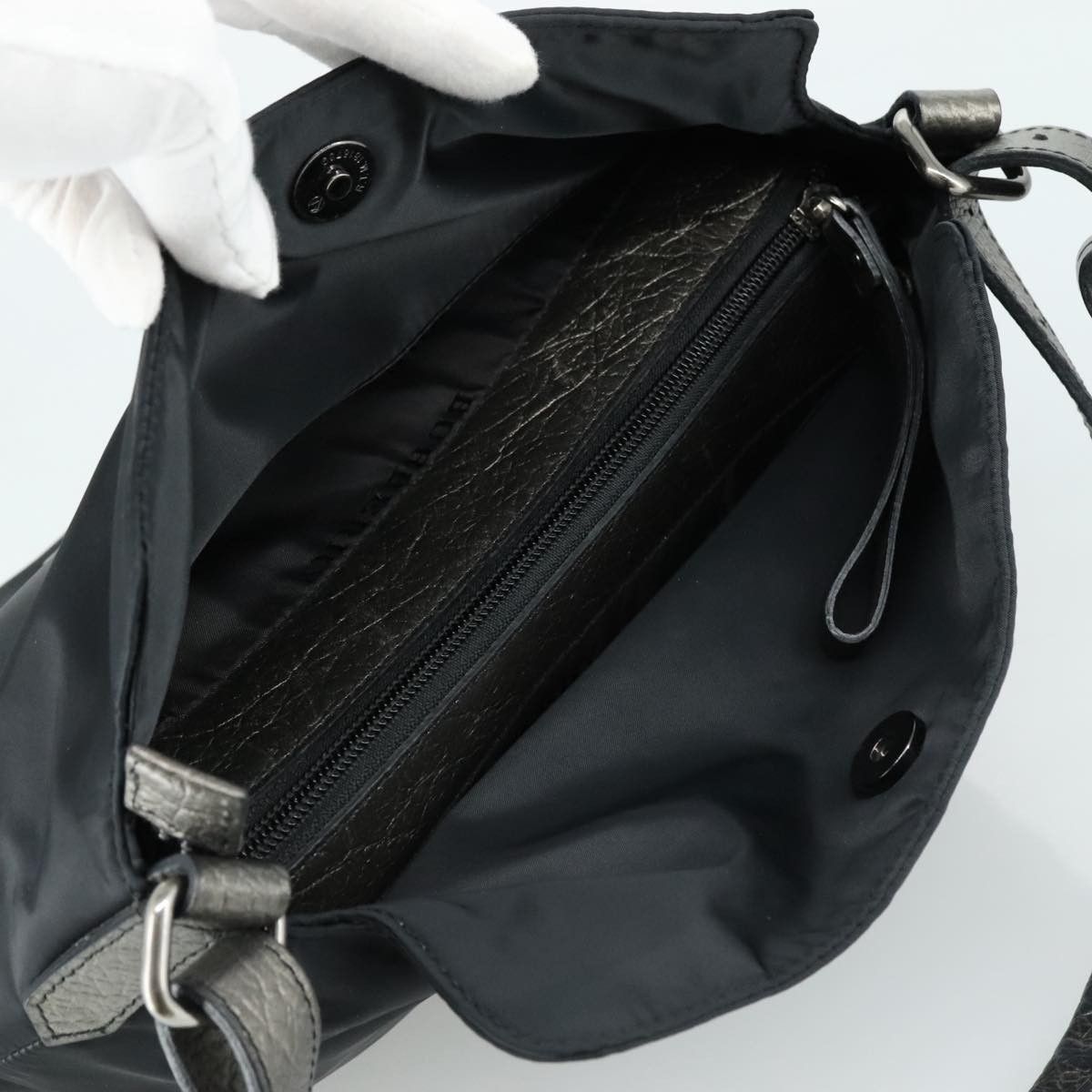 Burberry Burberry Vintage Shoulder Bag Nylon Size ONE SIZE - 17 Thumbnail