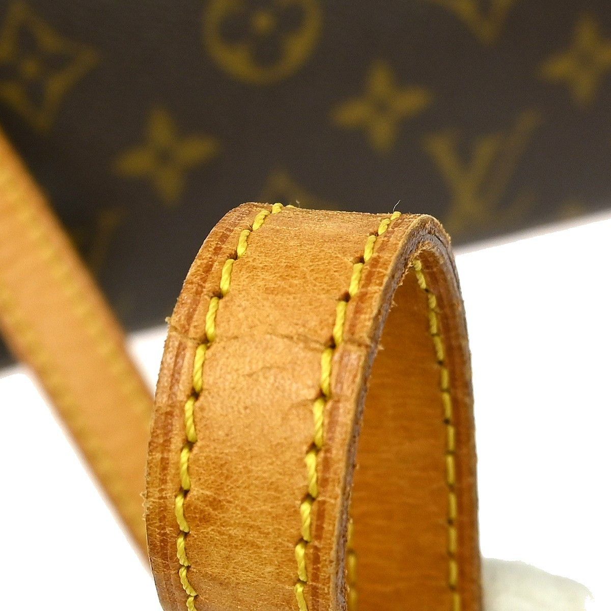Louis Vuitton Louis Vuitton Trotteur Handbag Monogram Canvas Size ONE SIZE - 7 Thumbnail