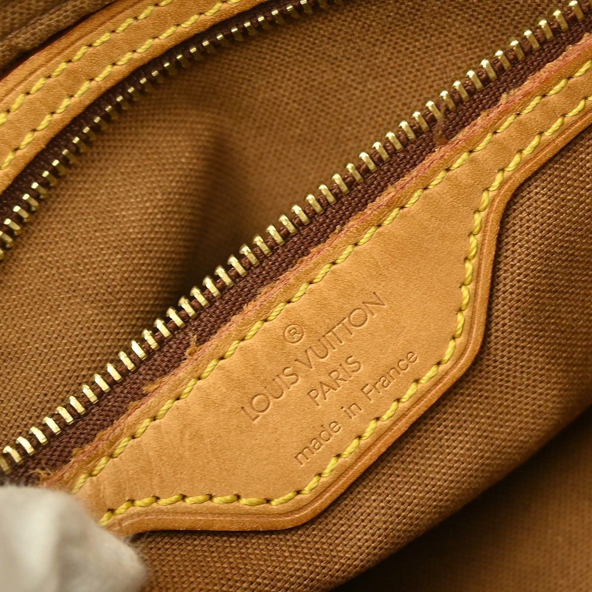 Louis Vuitton Louis Vuitton Trotteur Handbag Monogram Canvas Size ONE SIZE - 4 Thumbnail